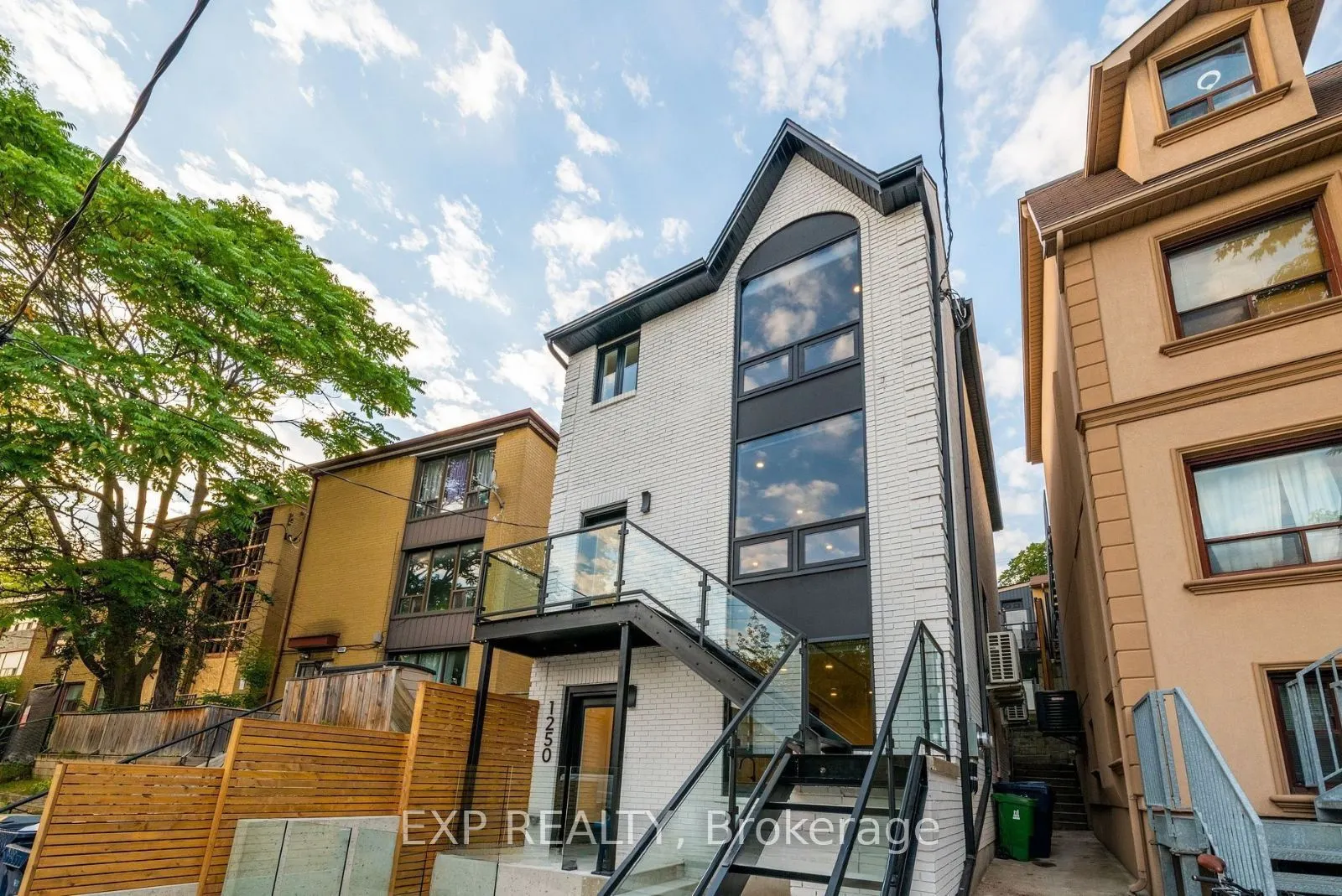 1250 Davenport Avenue, #3