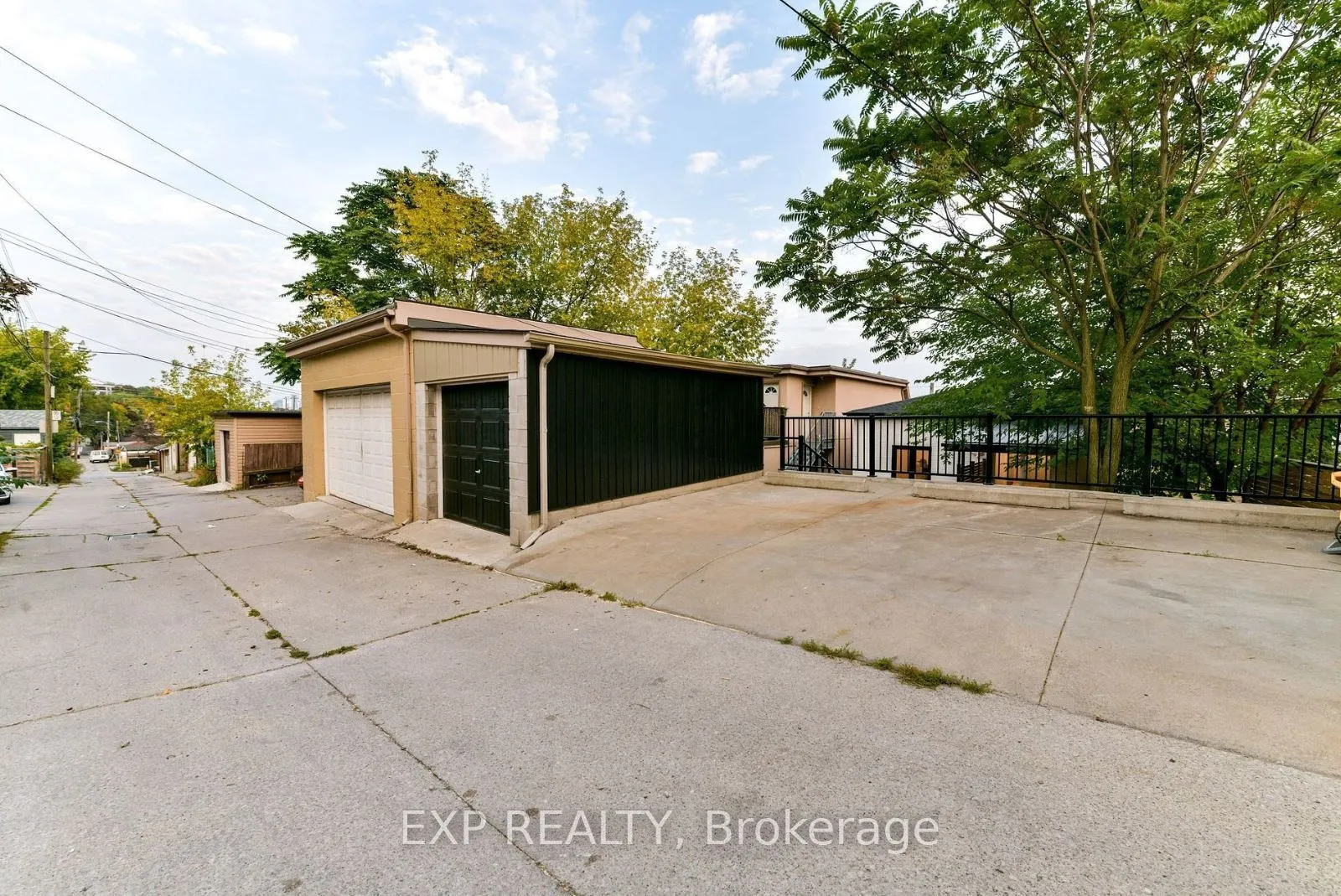 1250 Davenport Avenue, #3