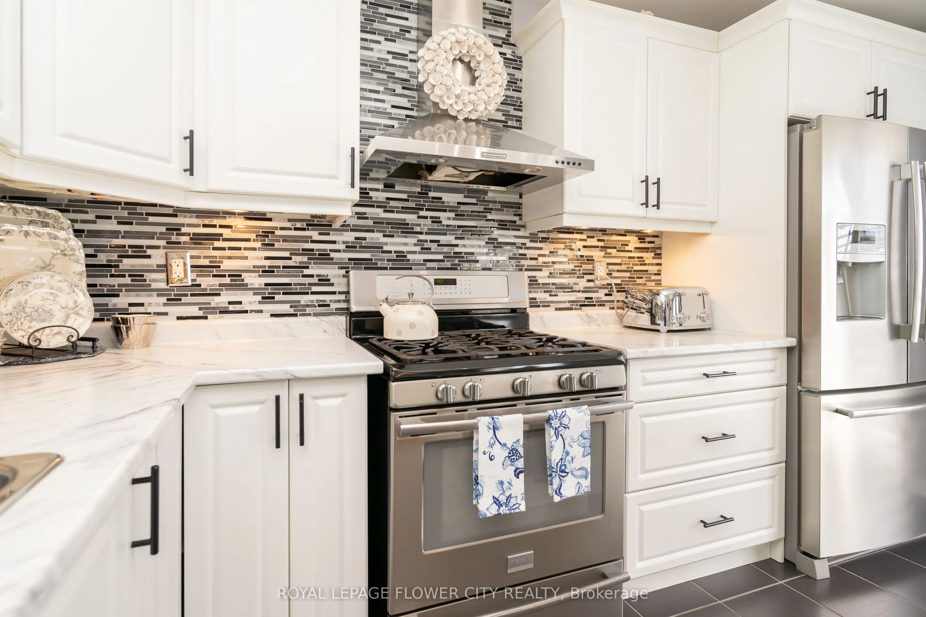 115 Vanhorne Close
