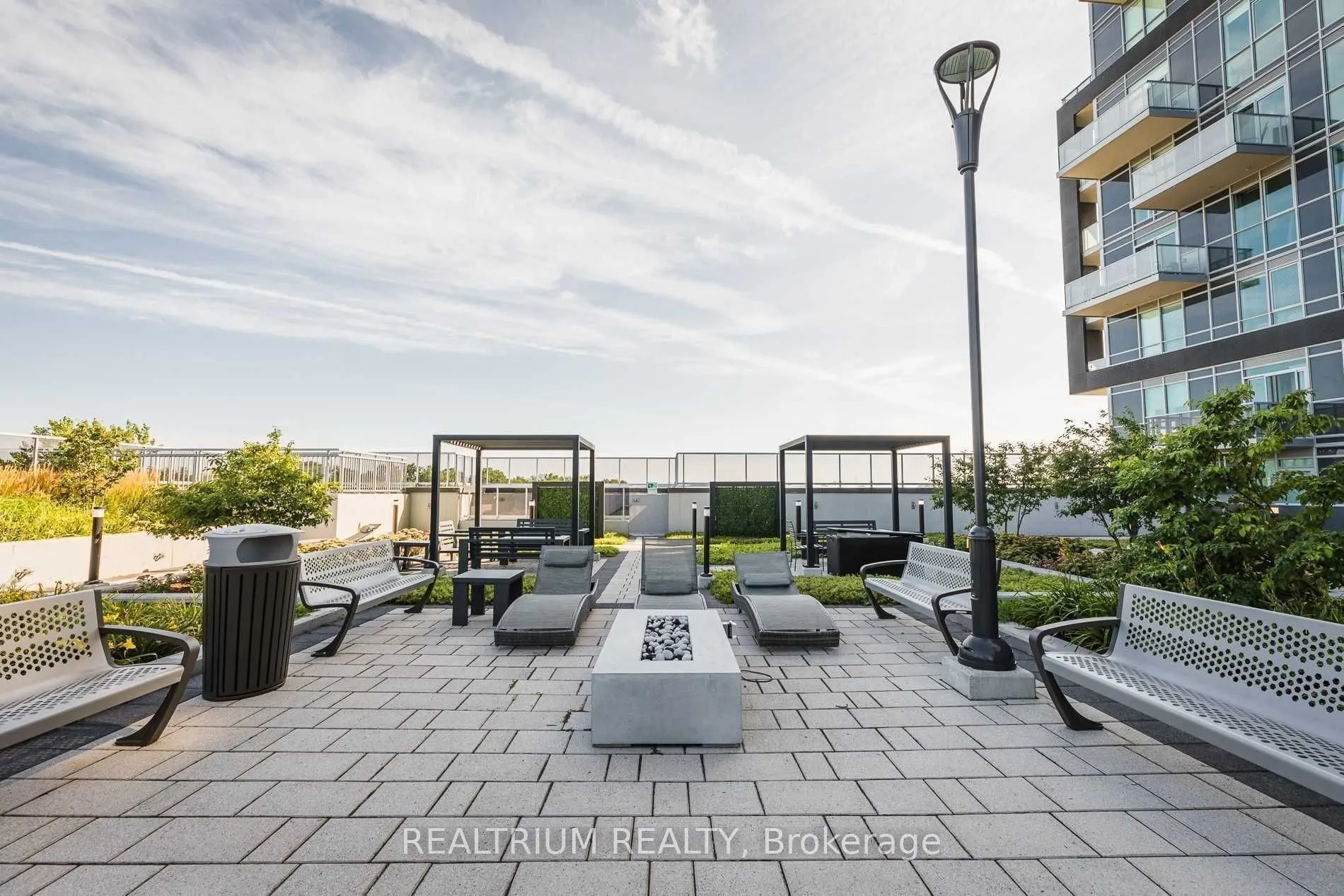 2087 Fairview Street, #1105