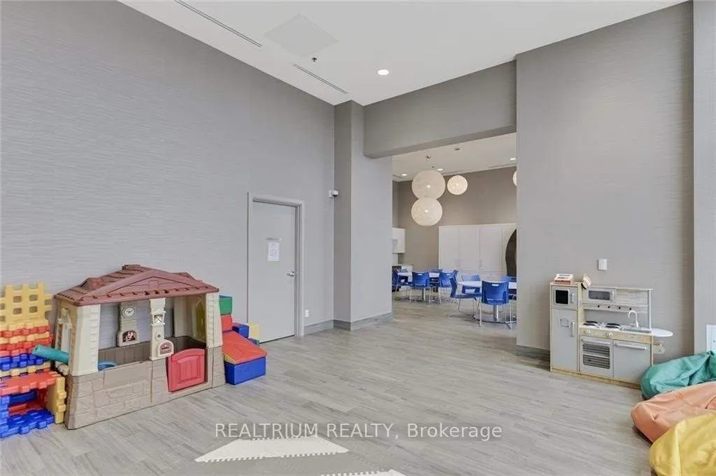 2087 Fairview Street, #1105
