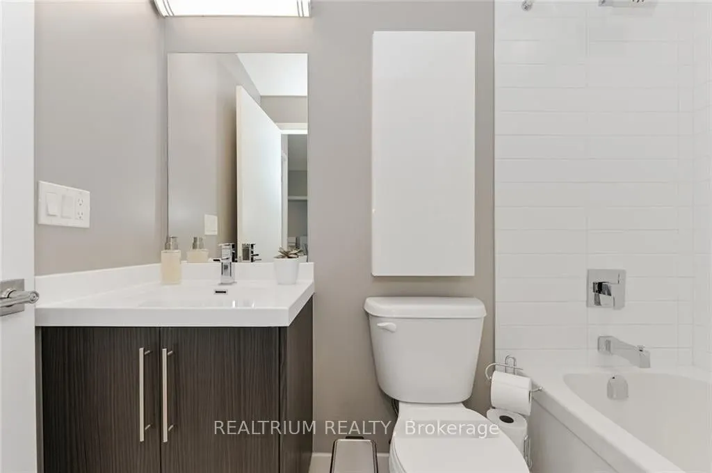 2087 Fairview Street, #1105