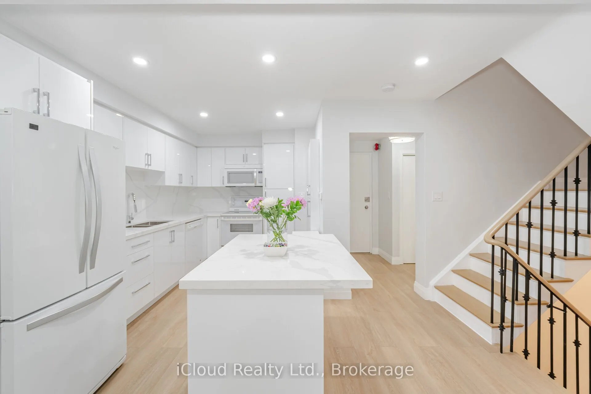 3360 The Credit Woodlands S, #18