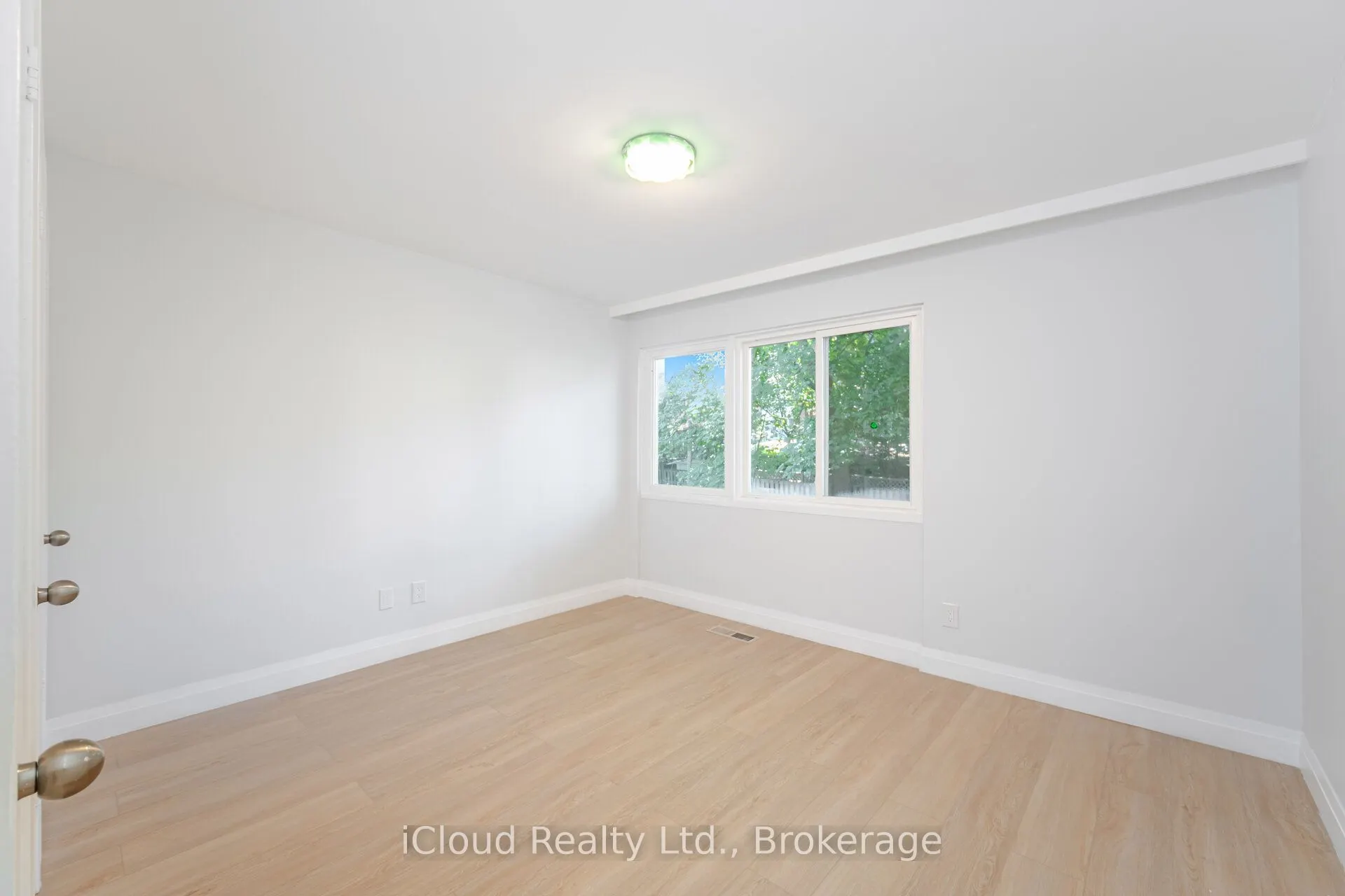 3360 The Credit Woodlands S, #18