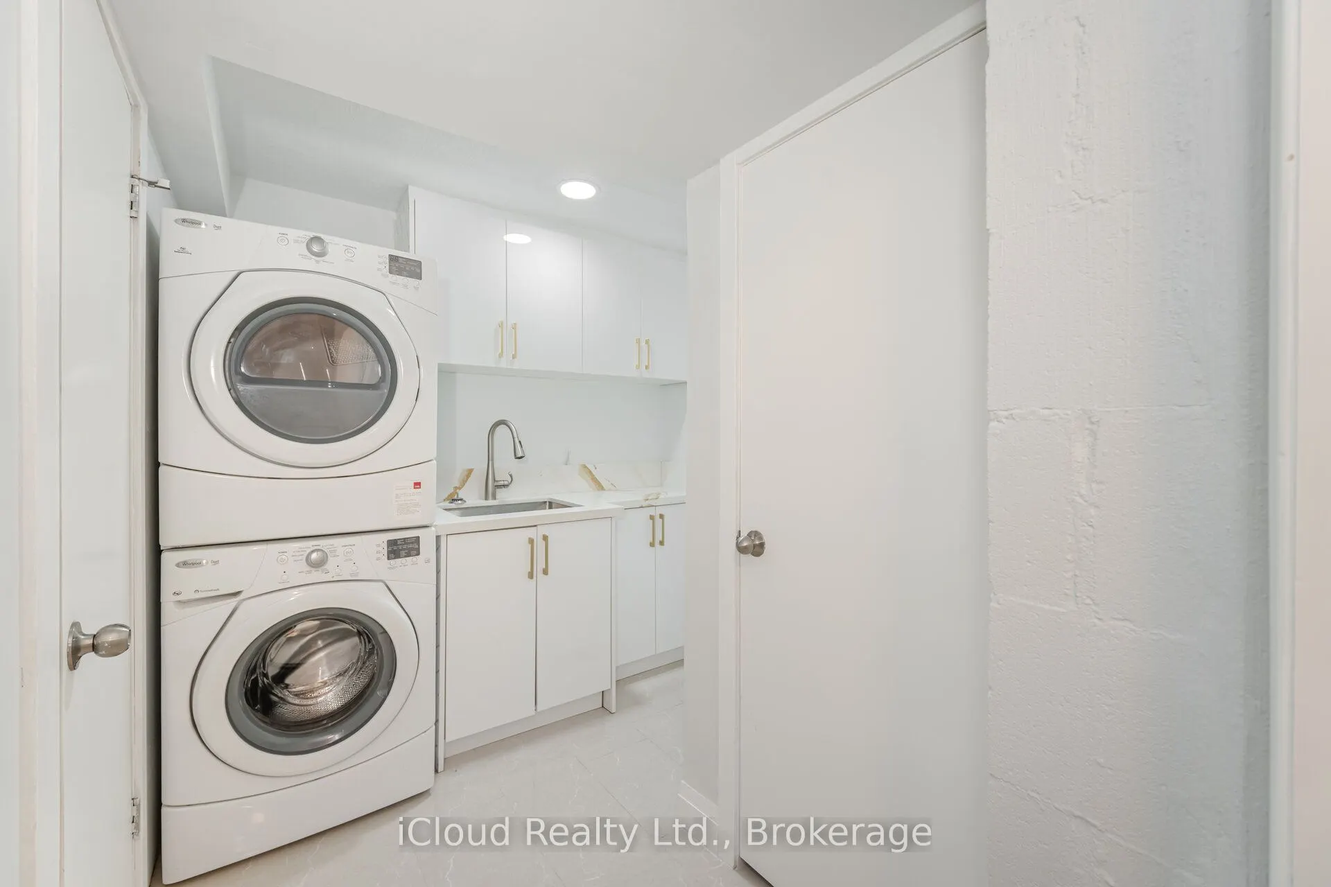 3360 The Credit Woodlands S, #18