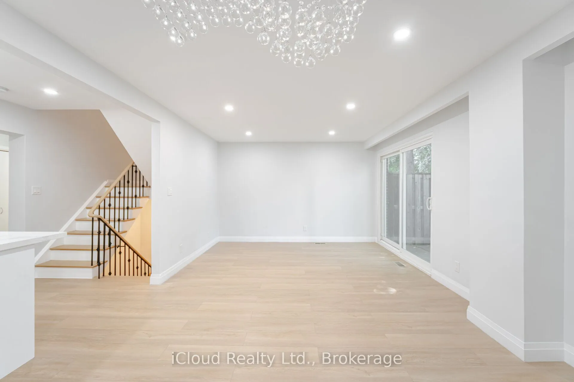 3360 The Credit Woodlands S, #18
