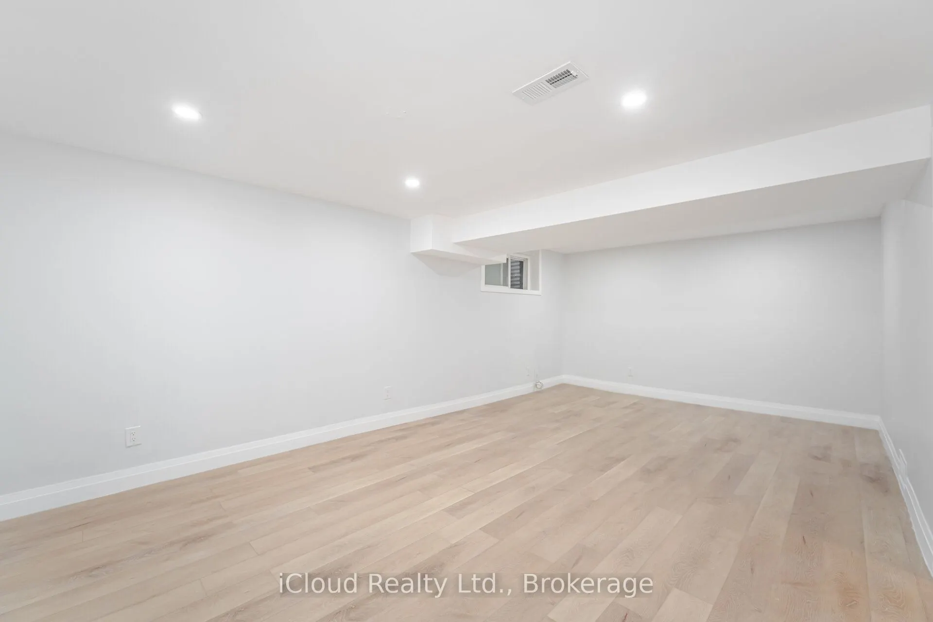 3360 The Credit Woodlands S, #18