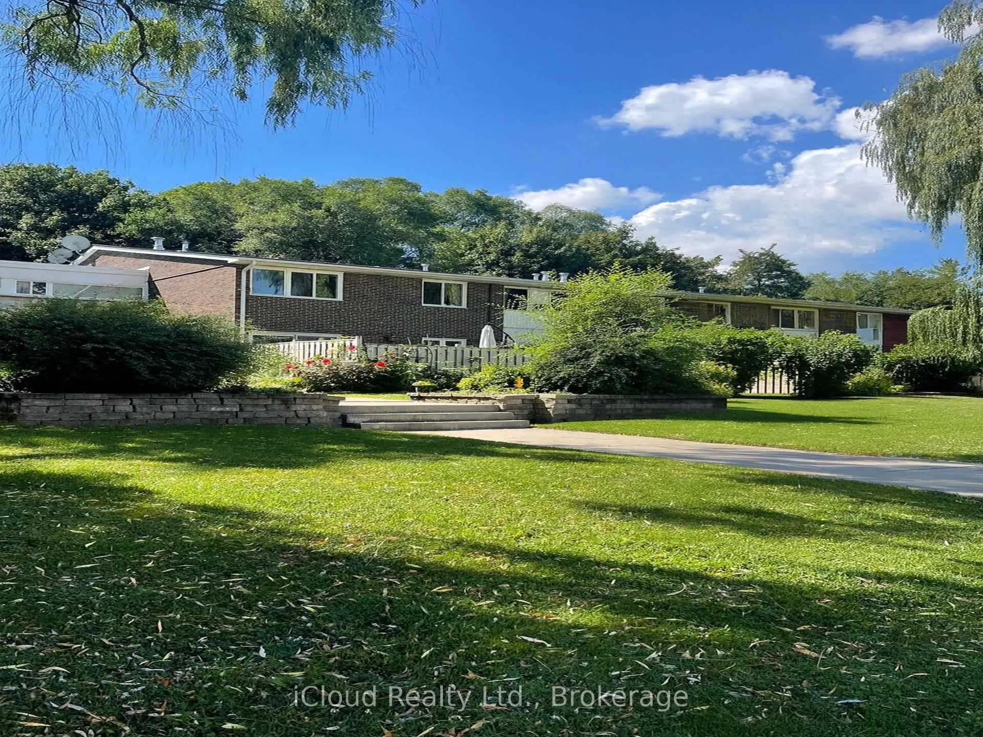 3360 The Credit Woodlands S, #18