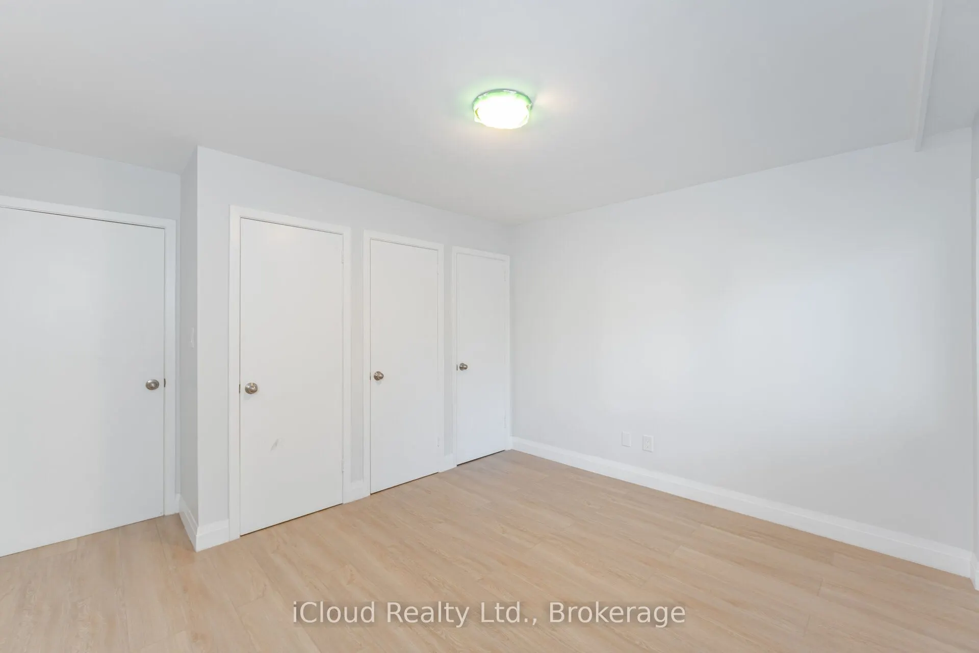 3360 The Credit Woodlands S, #18