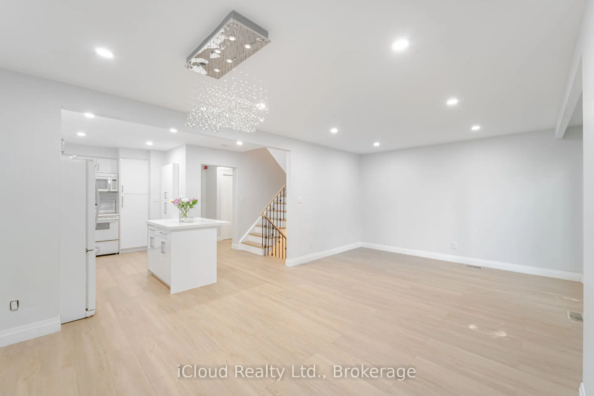 3360 The Credit Woodlands S, #18