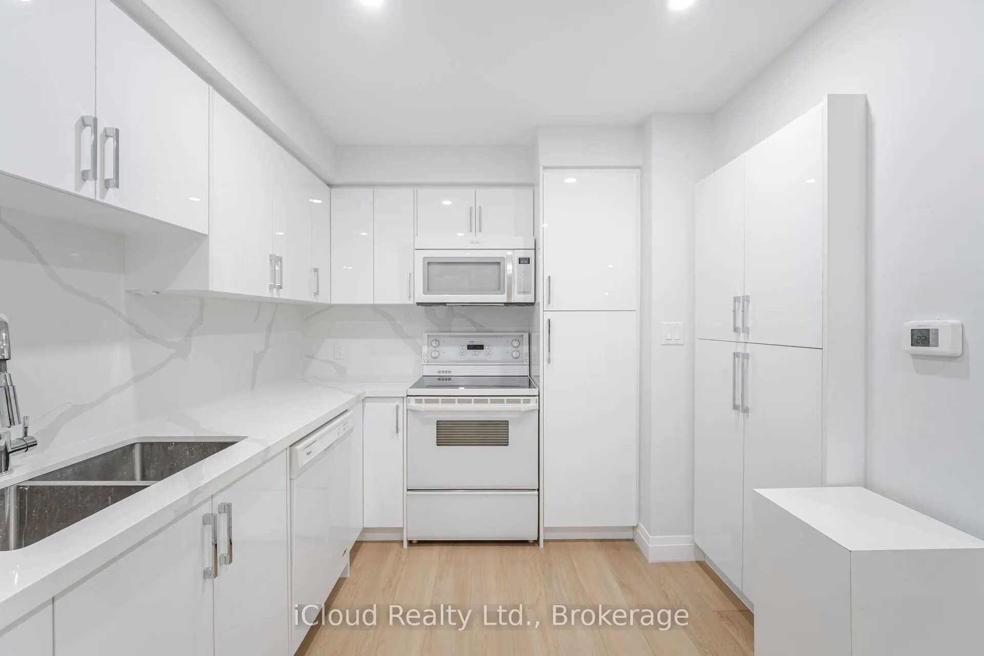 3360 The Credit Woodlands S, #18
