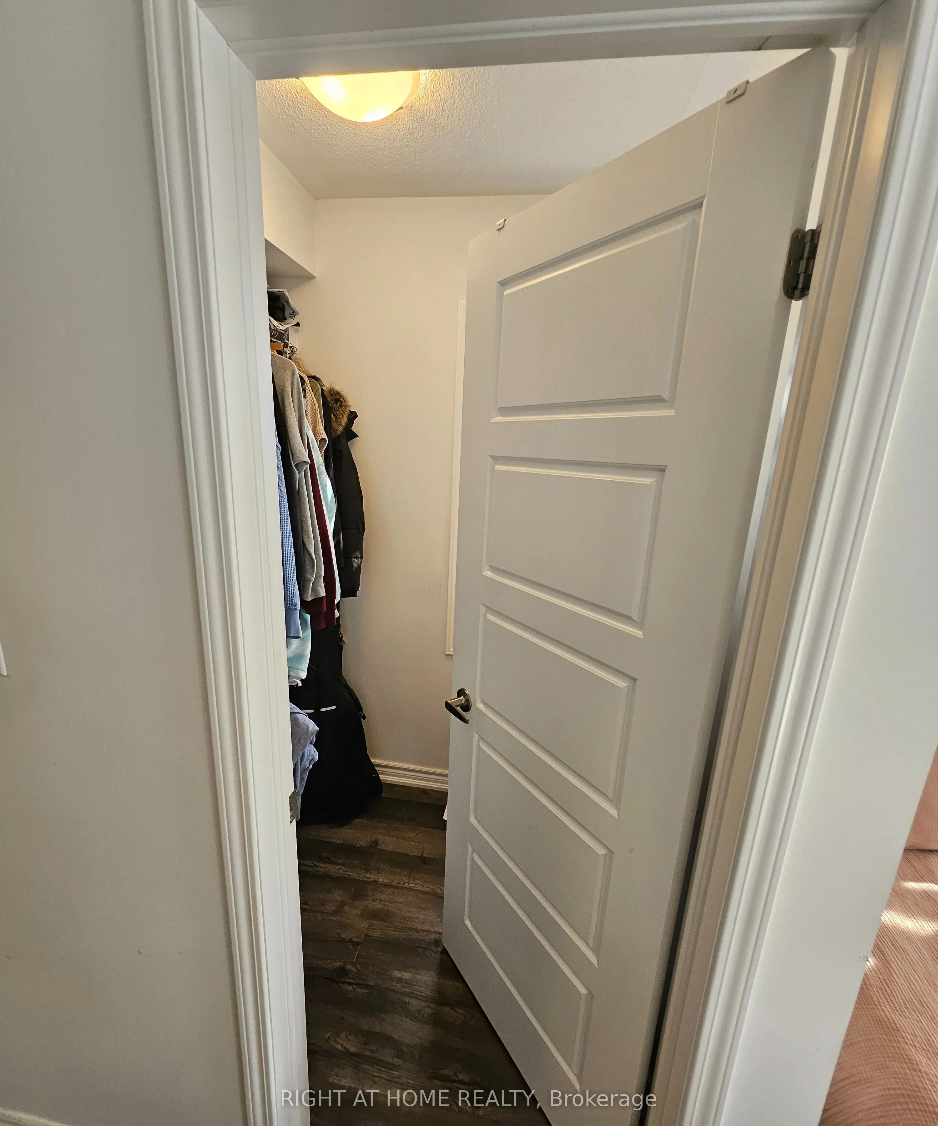 852 Aspen Terrace