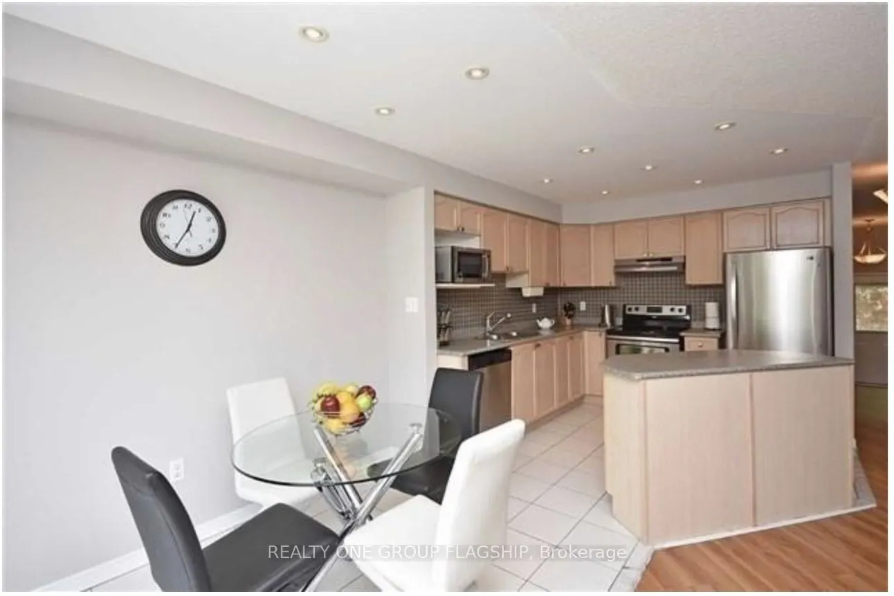 5530 Glen Erin Drive, #166