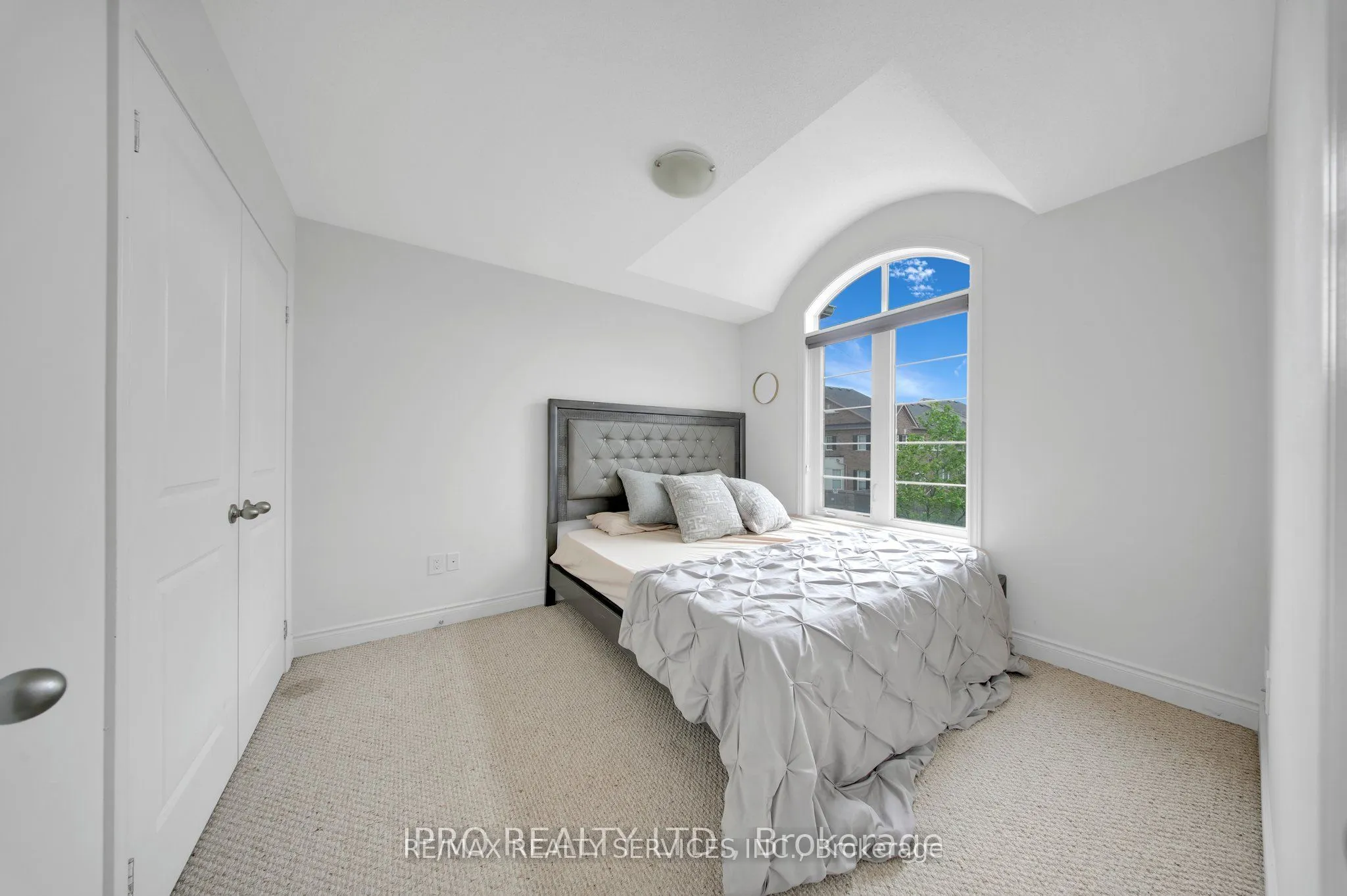 12 Goodsway Street