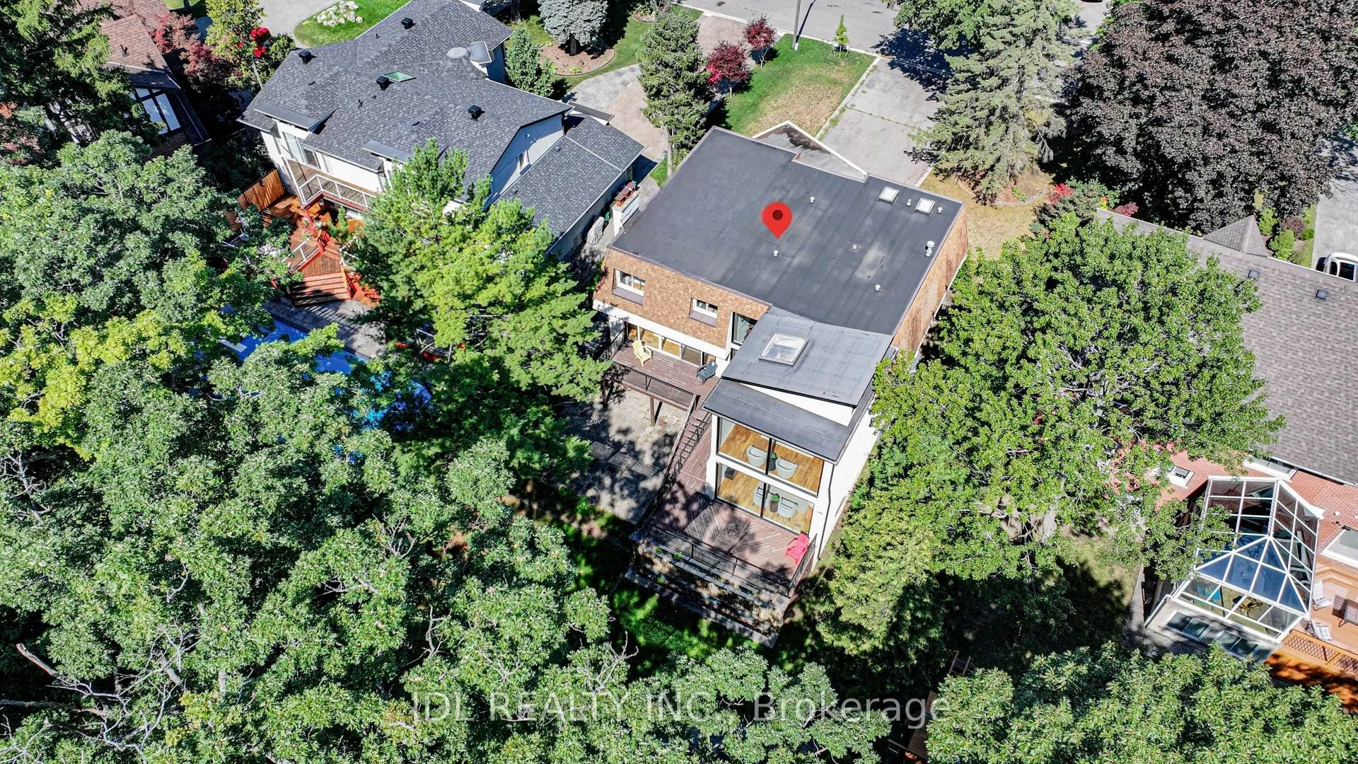 2431 Jarvis Street S