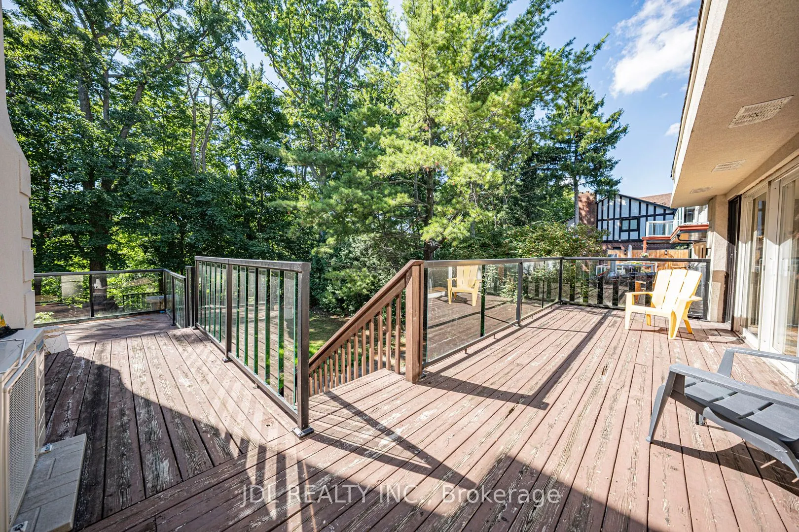 2431 Jarvis Street S