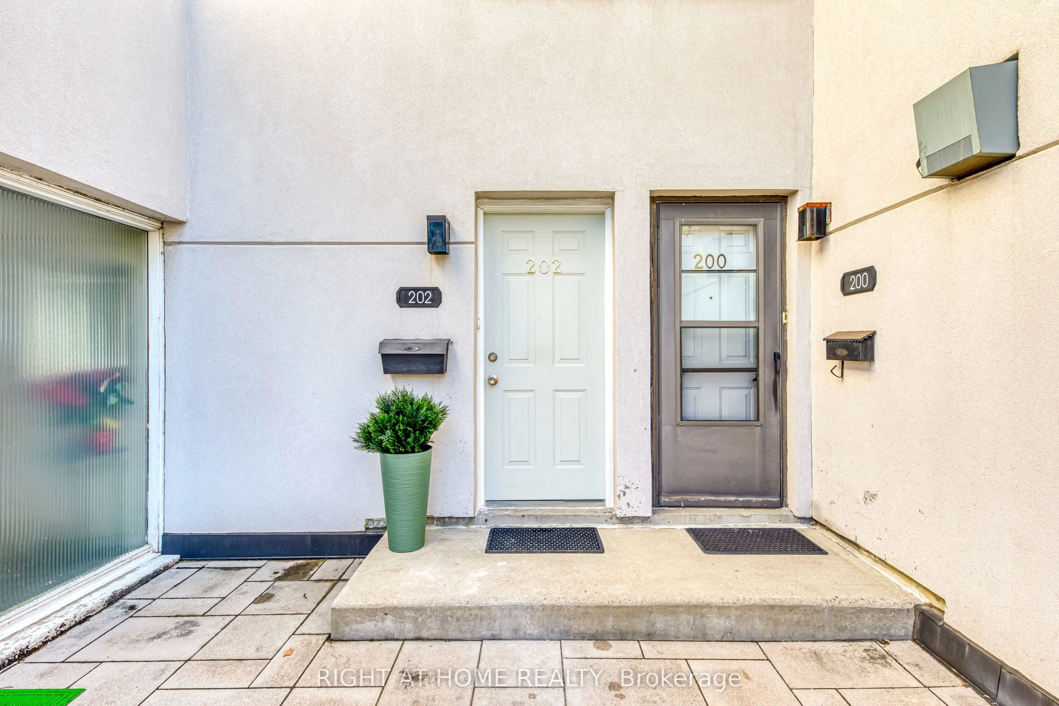 1055 Dundas Street E, #202