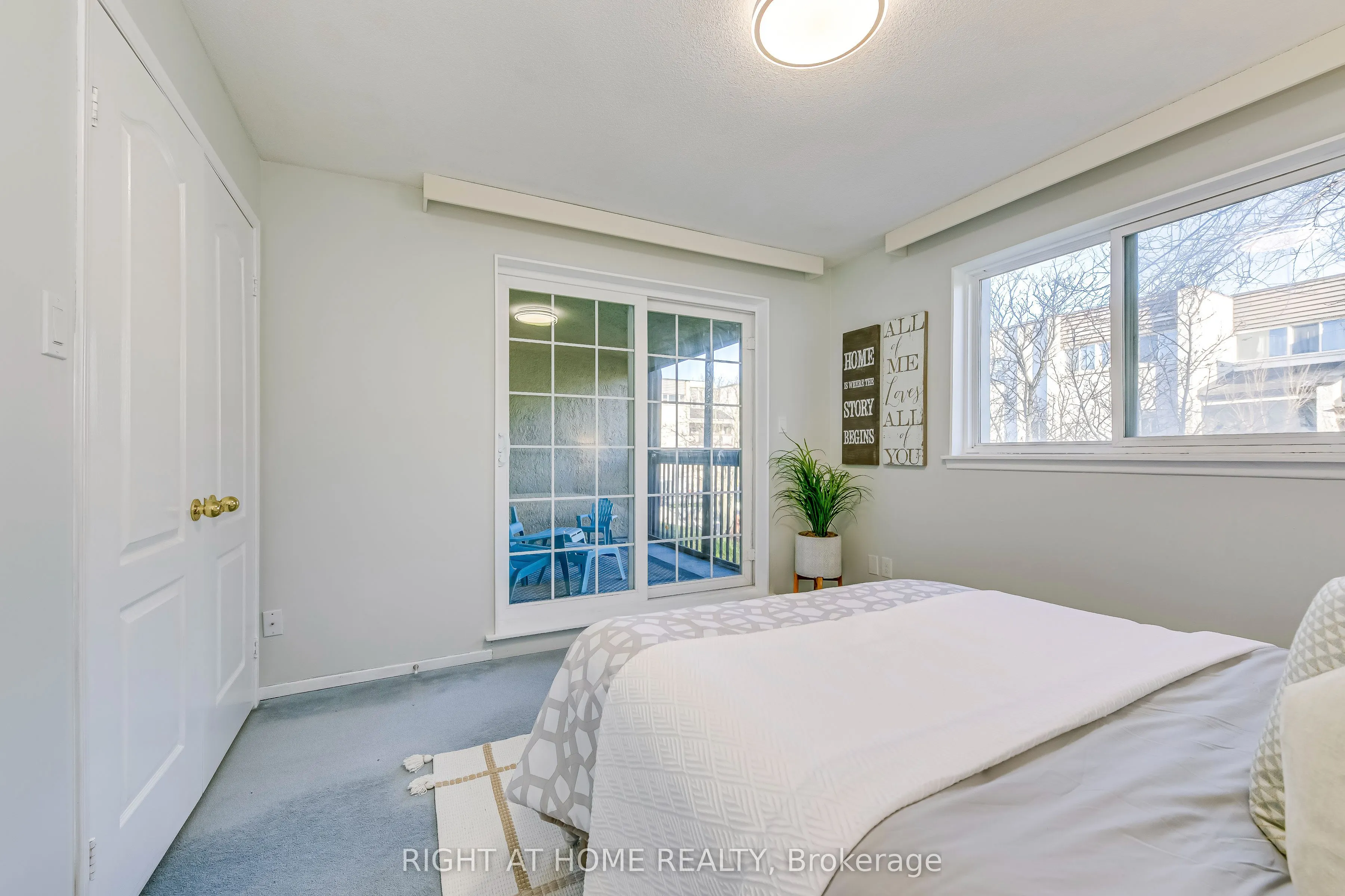 1055 Dundas Street E, #202