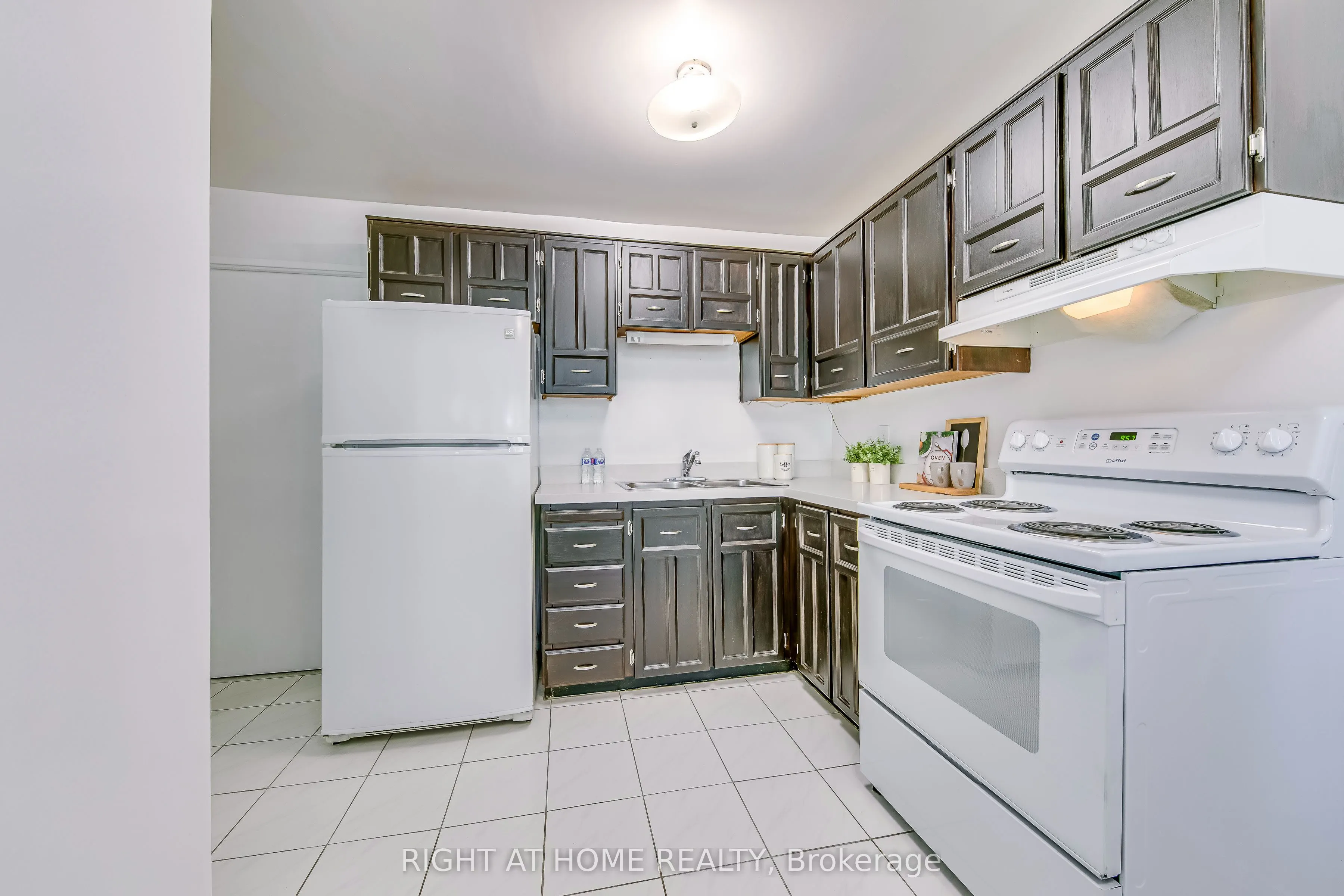 1055 Dundas Street E, #202