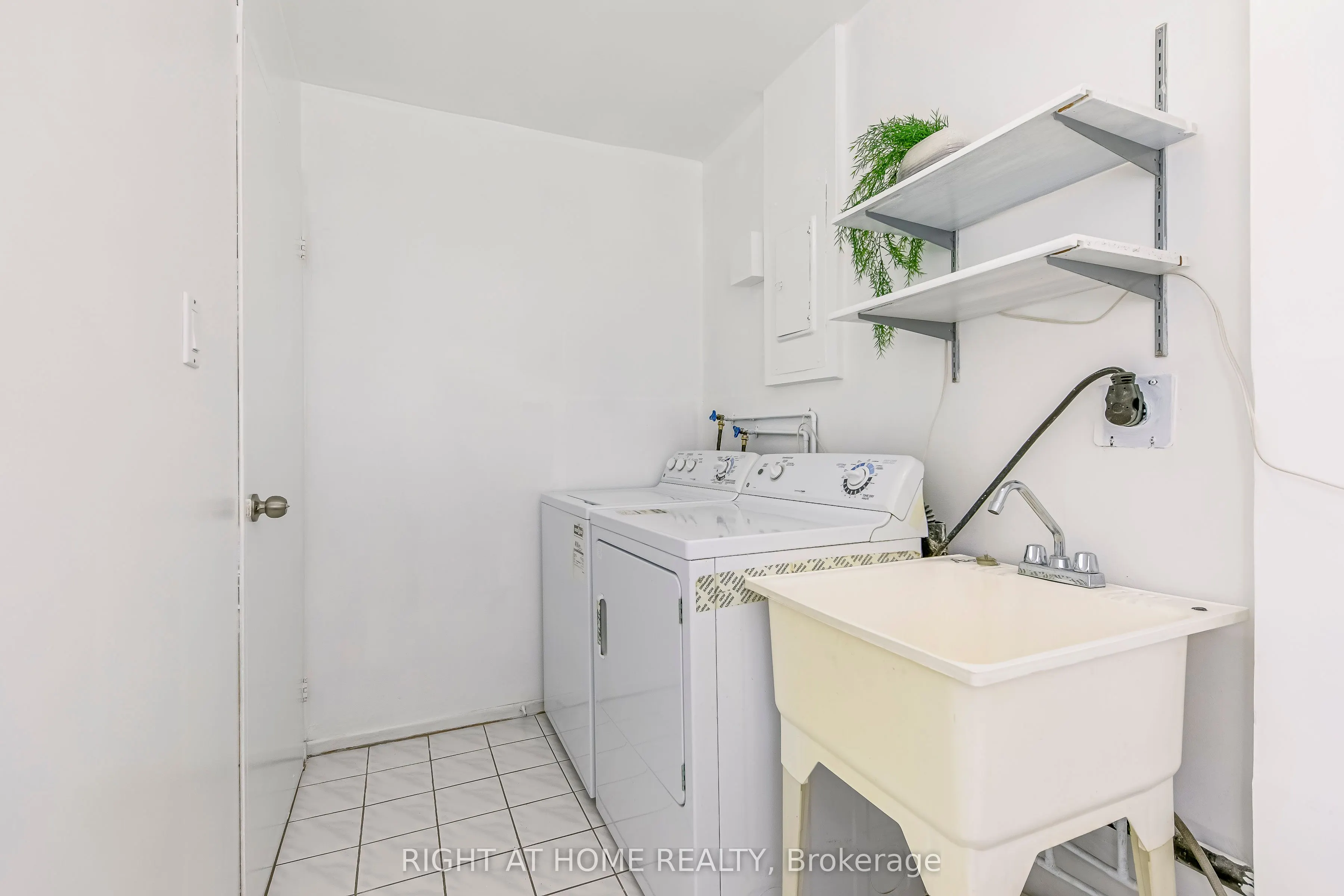 1055 Dundas Street E, #202