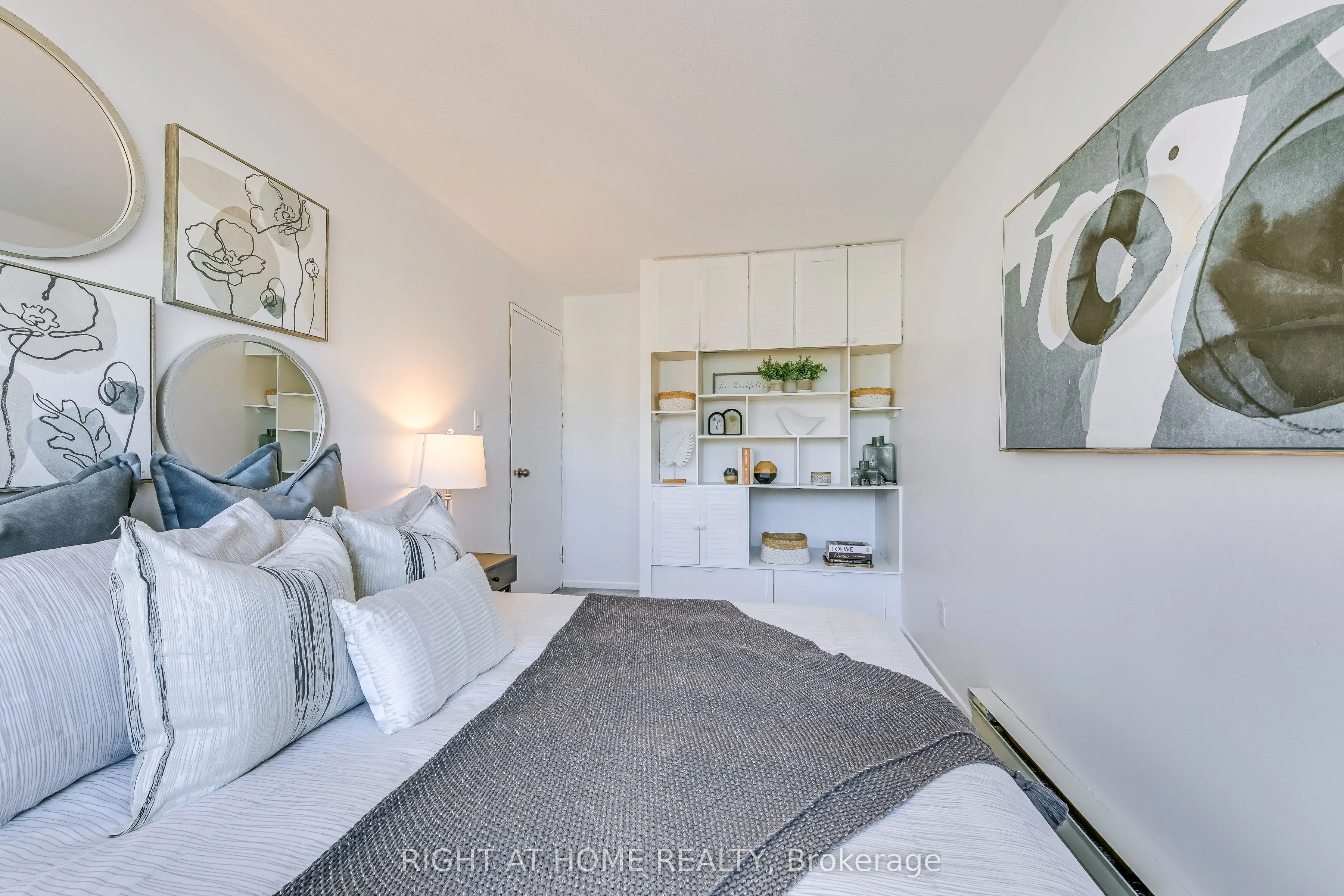 1055 Dundas Street E, #202
