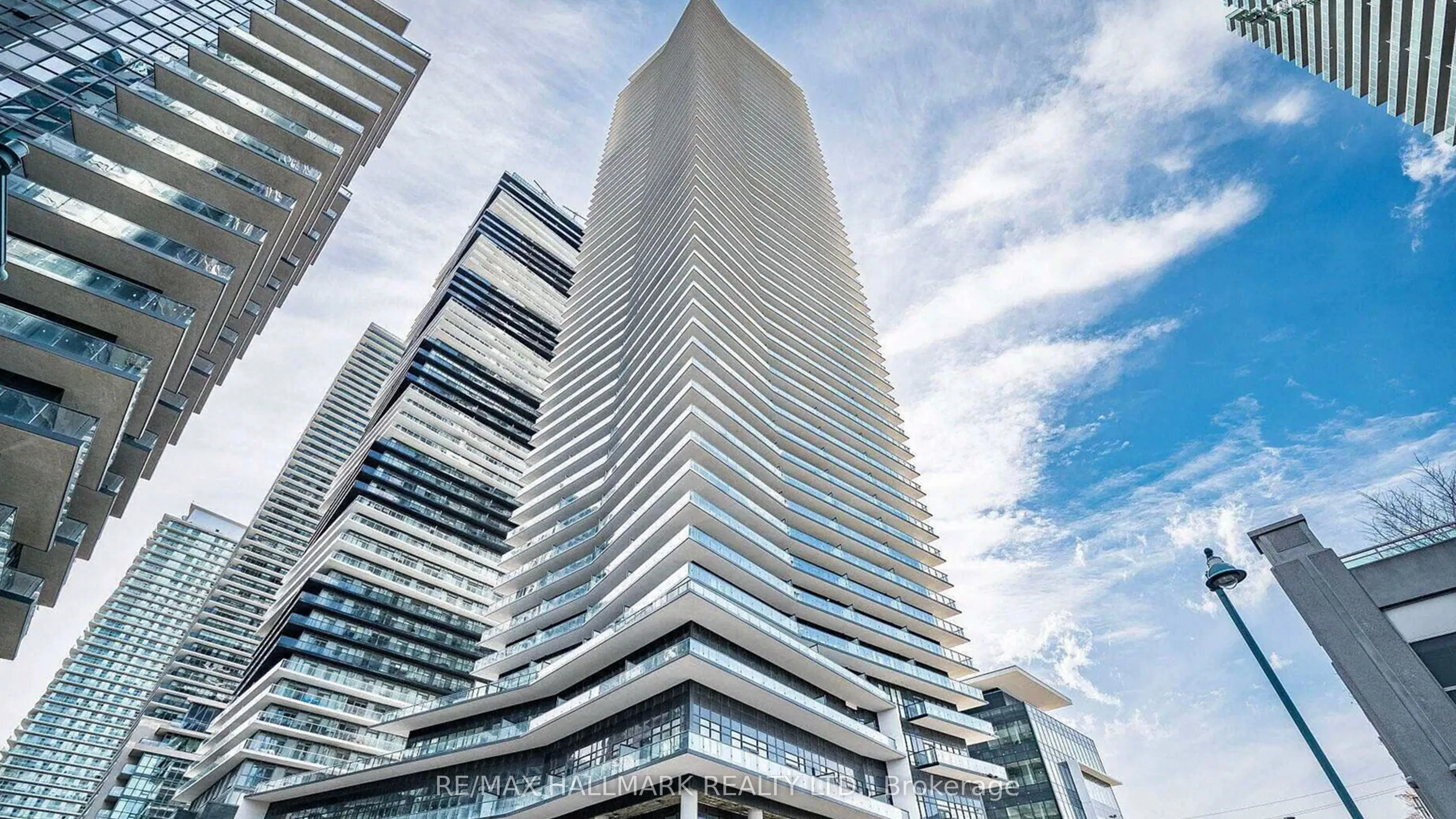 38 Annie Craig Drive, #4811