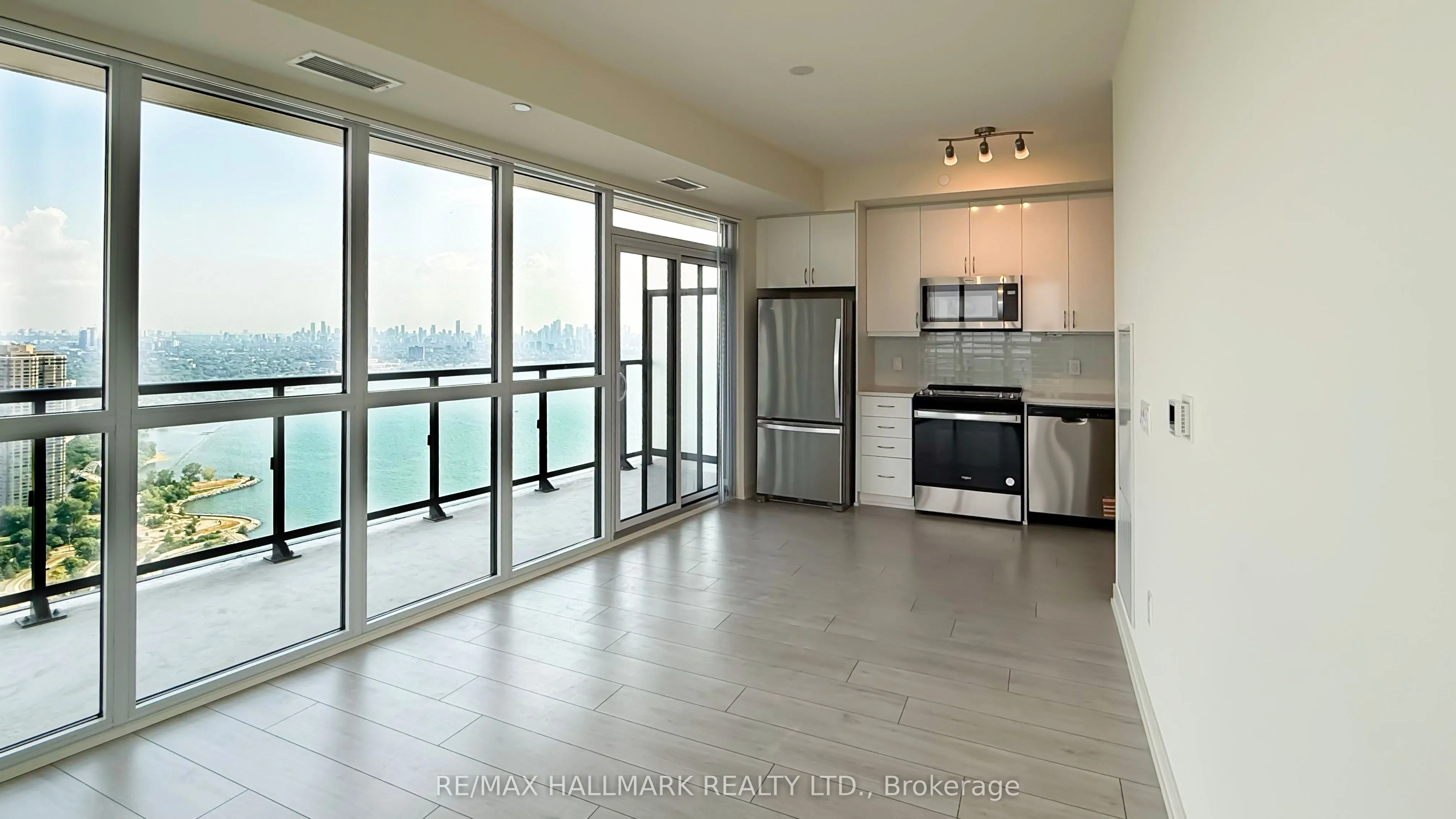 38 Annie Craig Drive, #4811