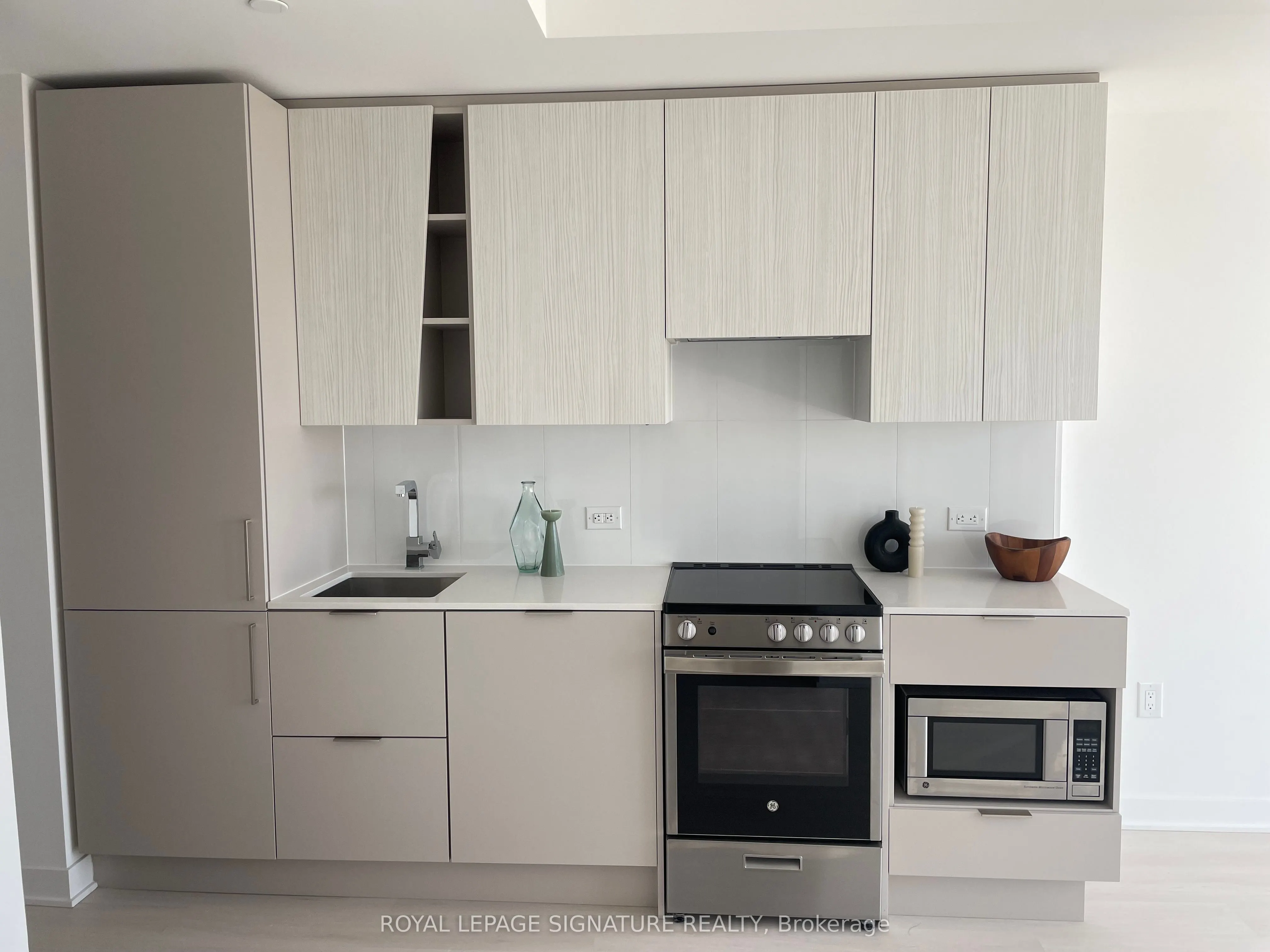 3900 Confederation Parkway, #2008