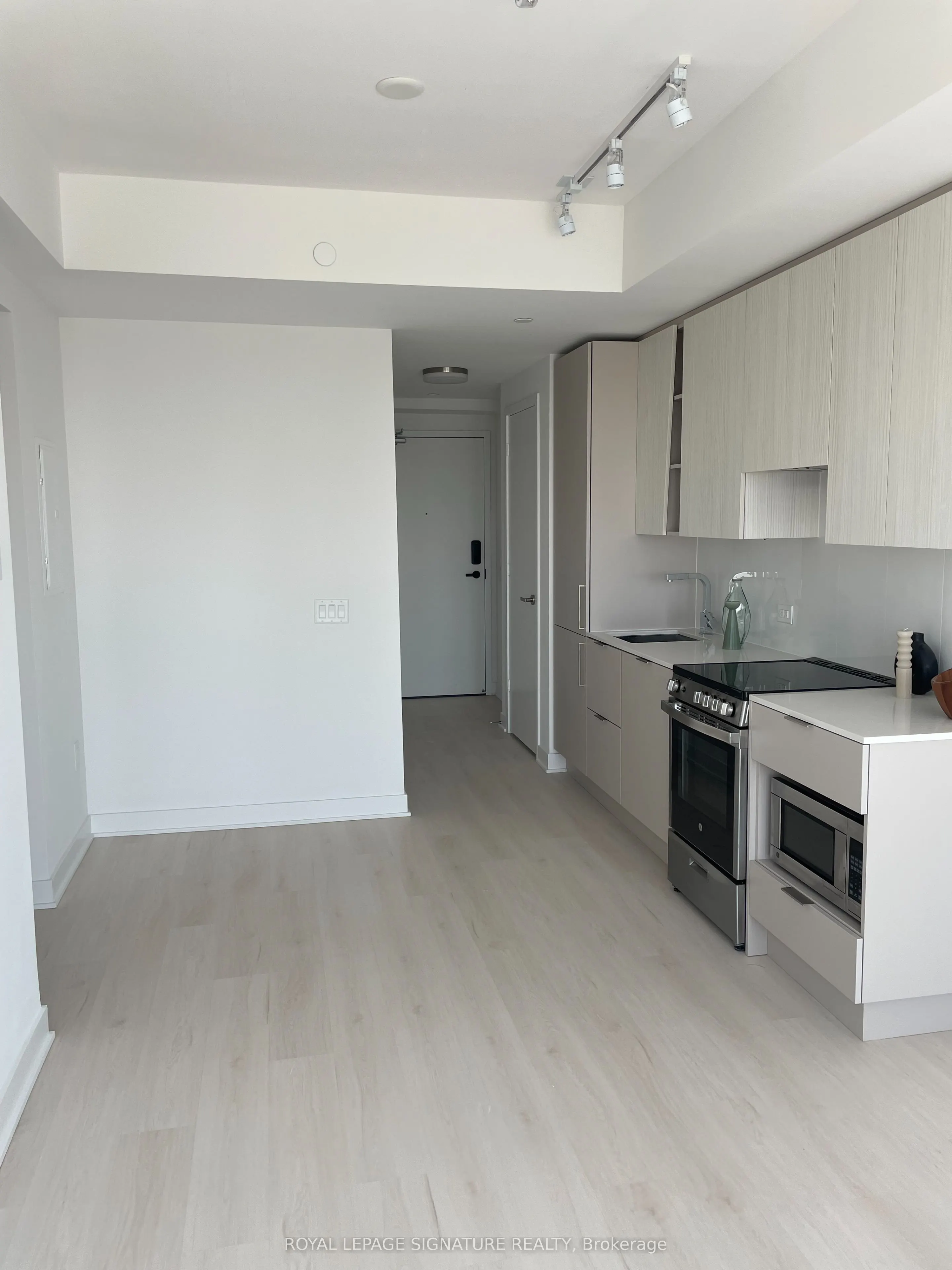 3900 Confederation Parkway, #2008