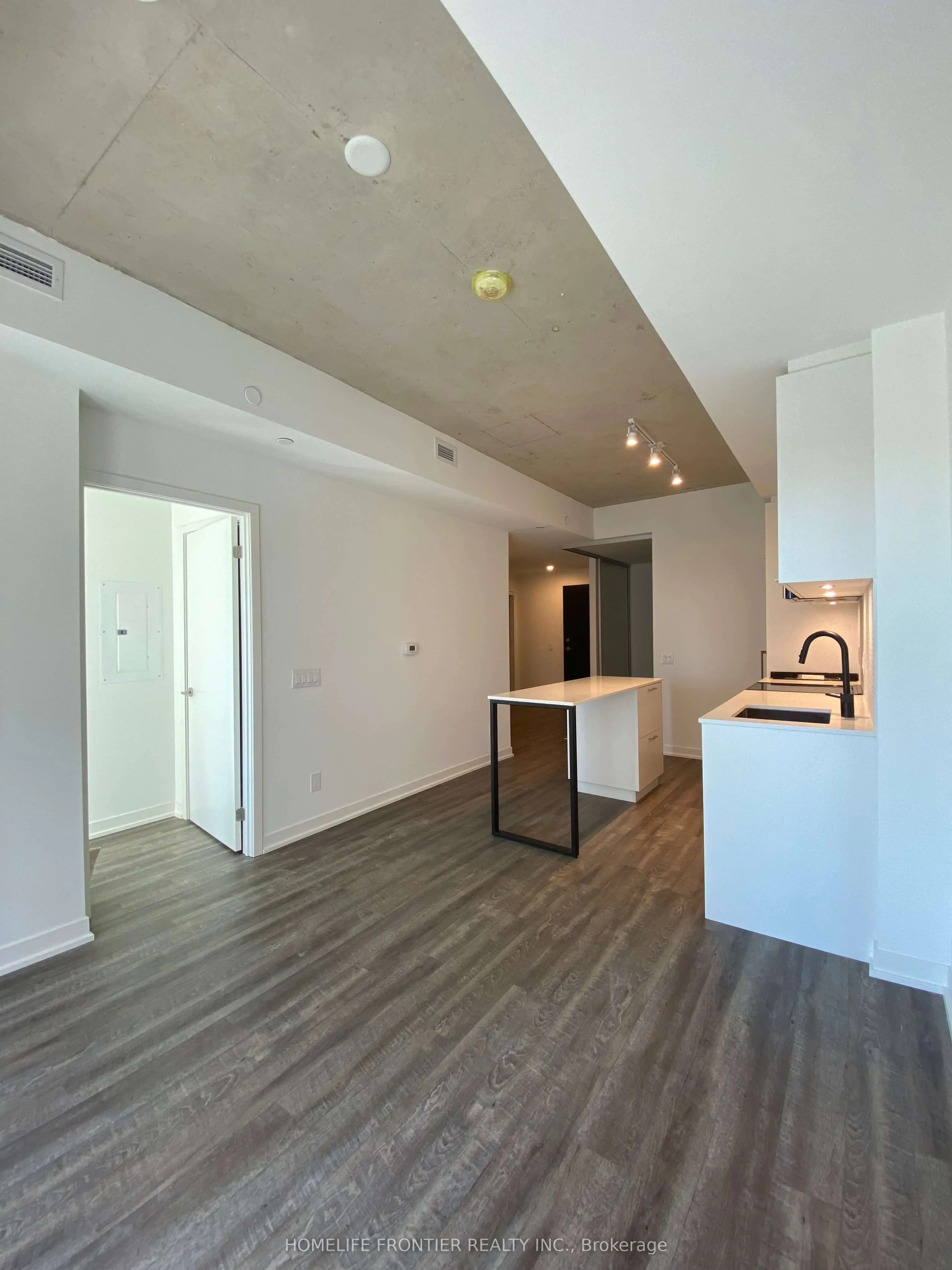 1808 St. Clair Avenue W, #412