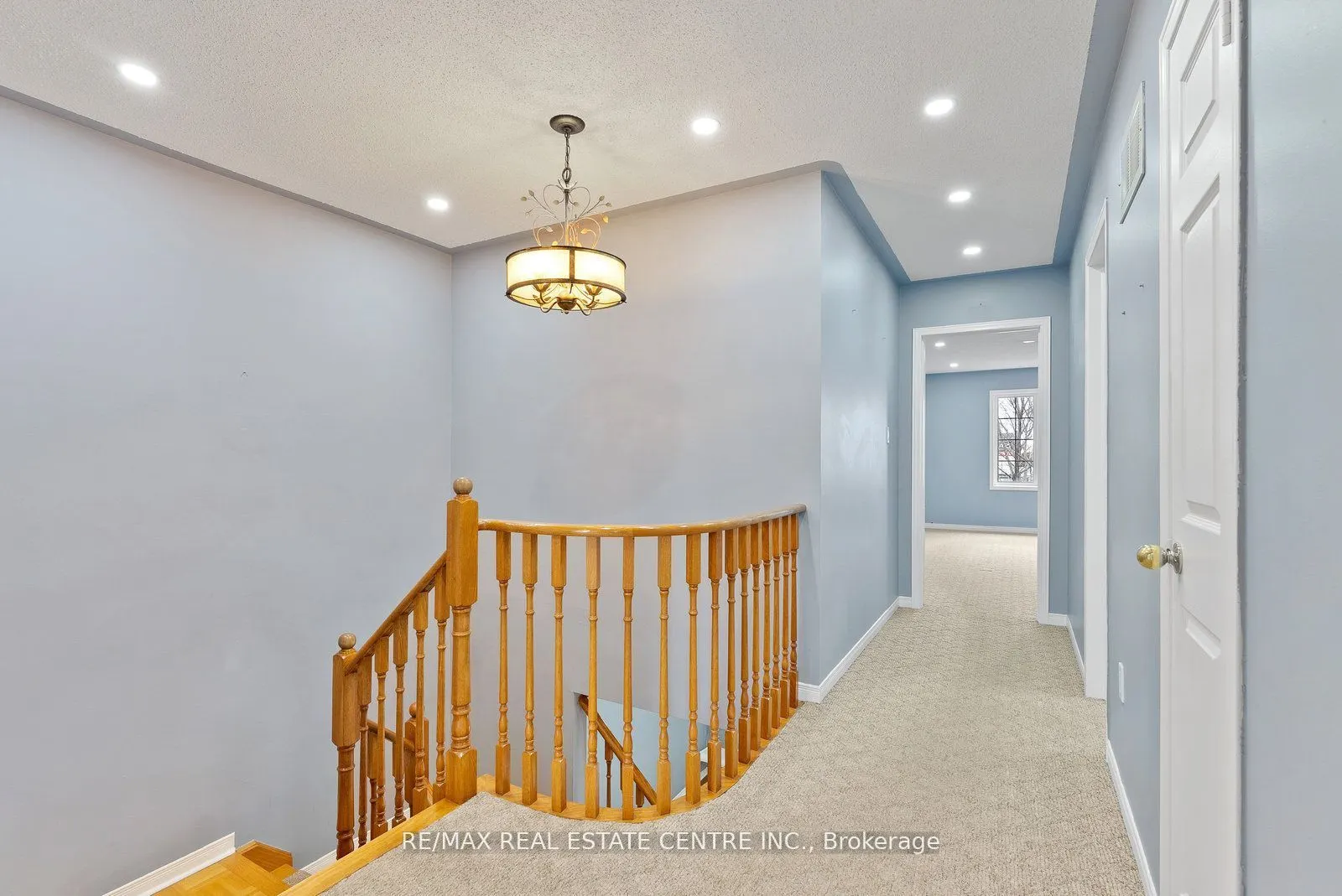 5382 Longhouse Crescent, #Upper