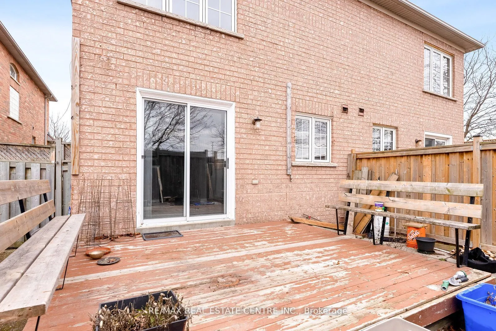 5382 Longhouse Crescent, #Upper