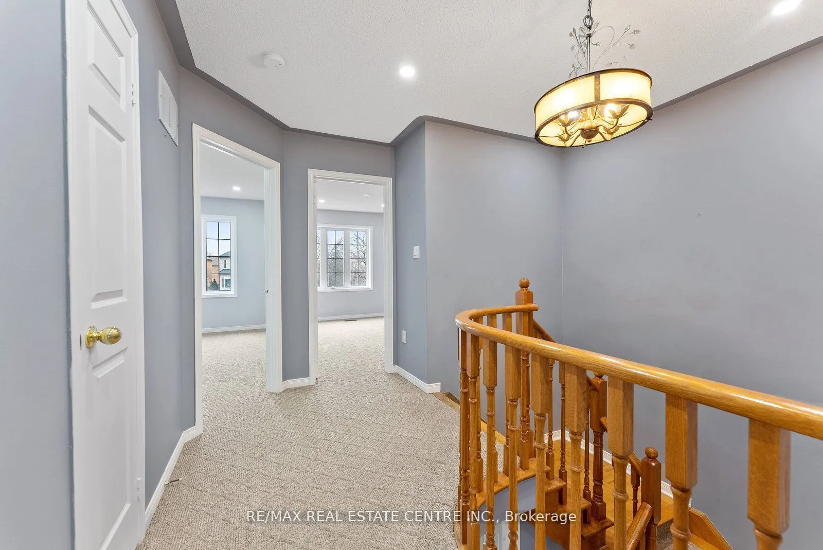 5382 Longhouse Crescent, #Upper