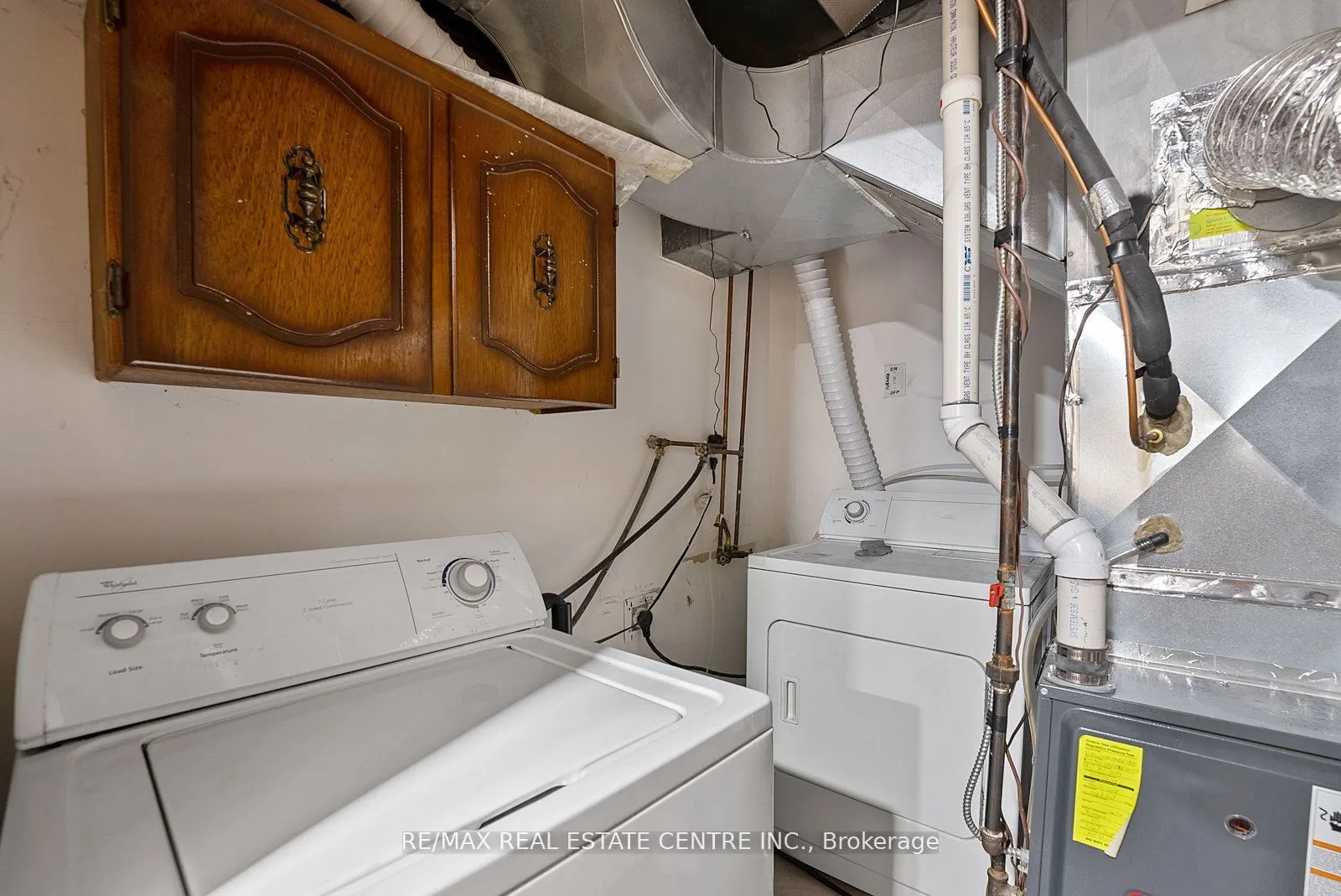 5382 Longhouse Crescent, #Upper