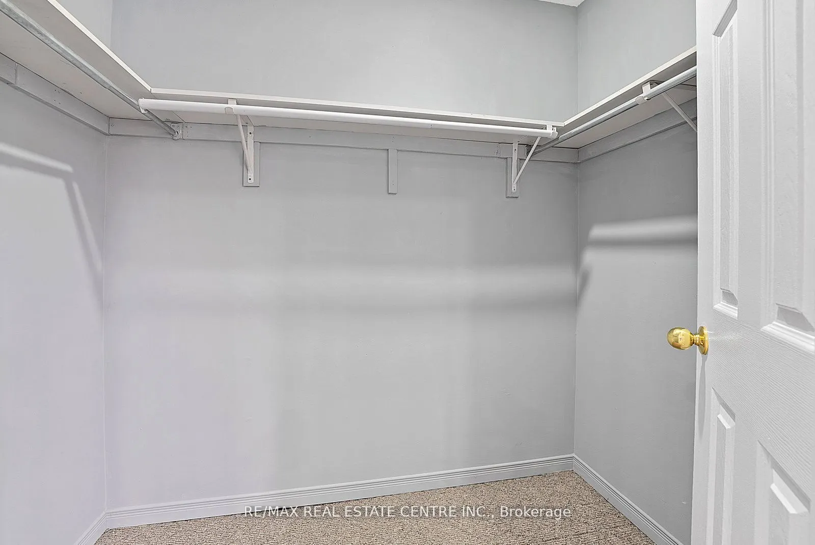 5382 Longhouse Crescent, #Upper