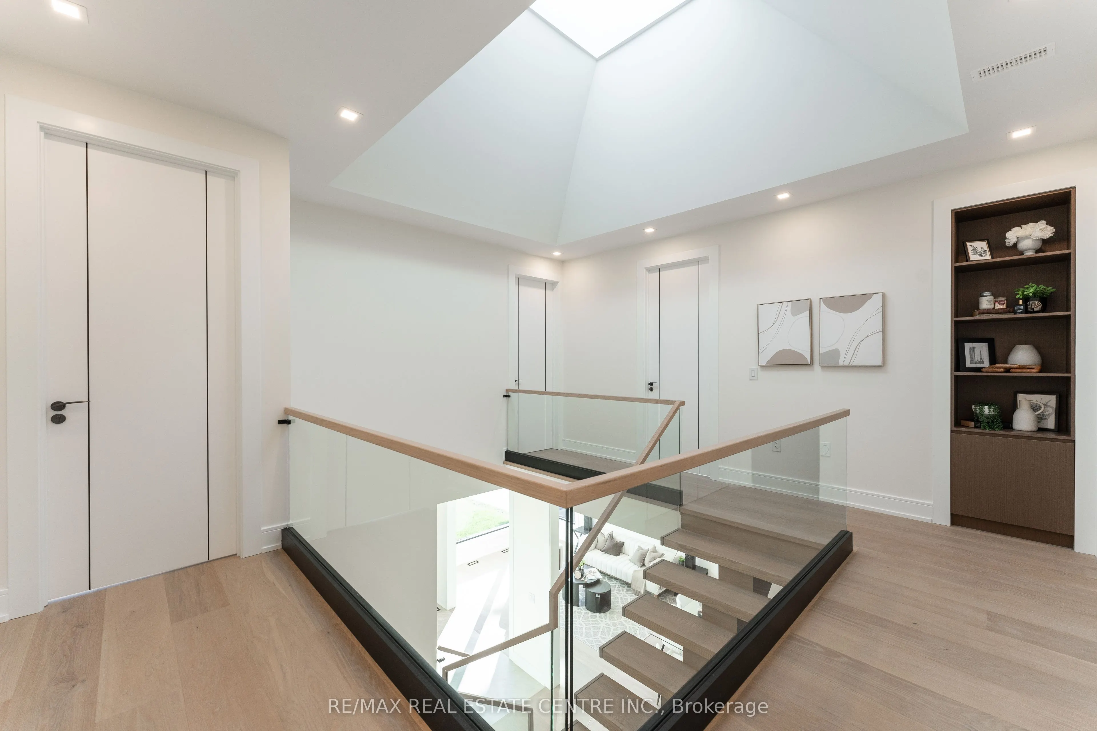 462 Southland Crescent