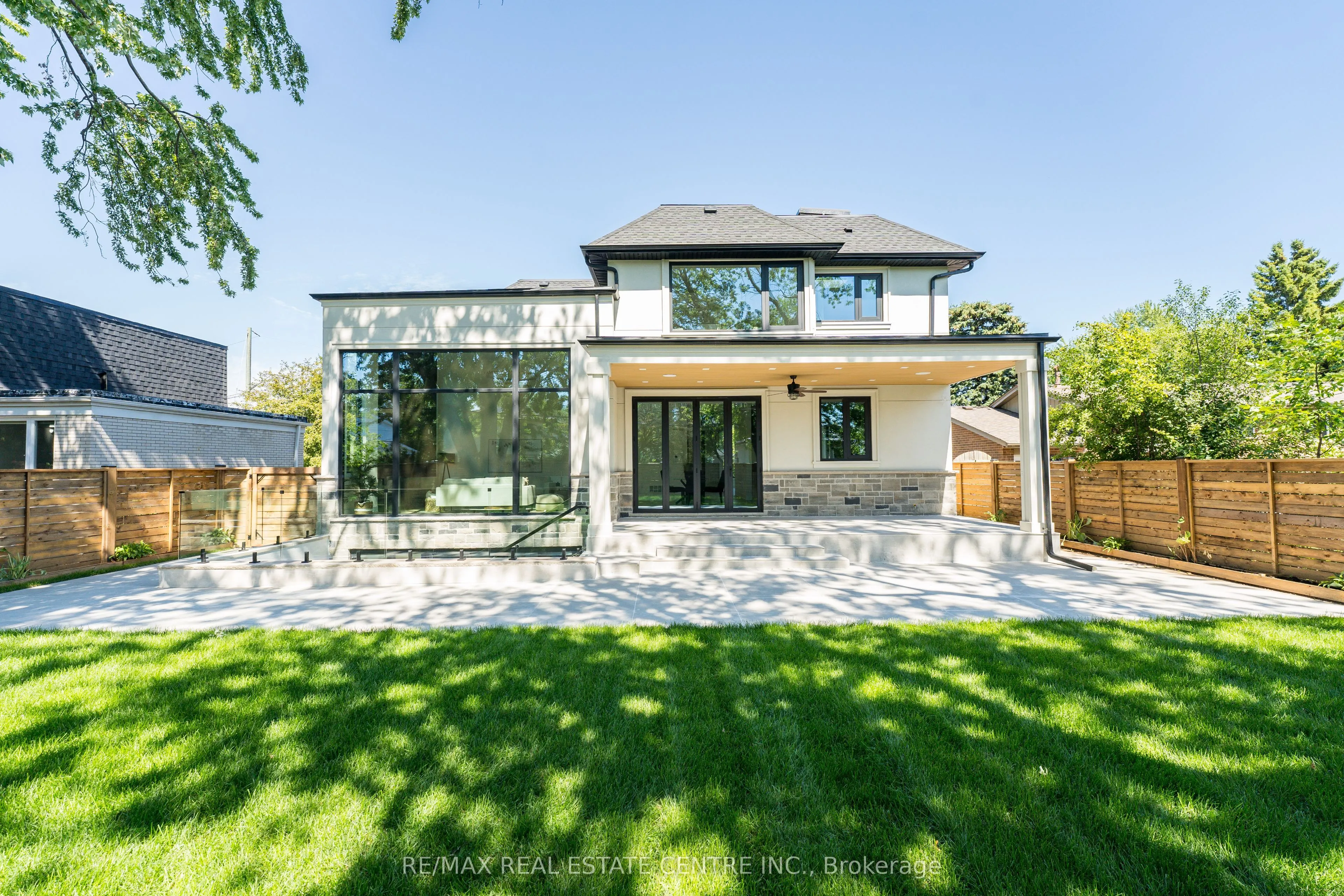 462 Southland Crescent