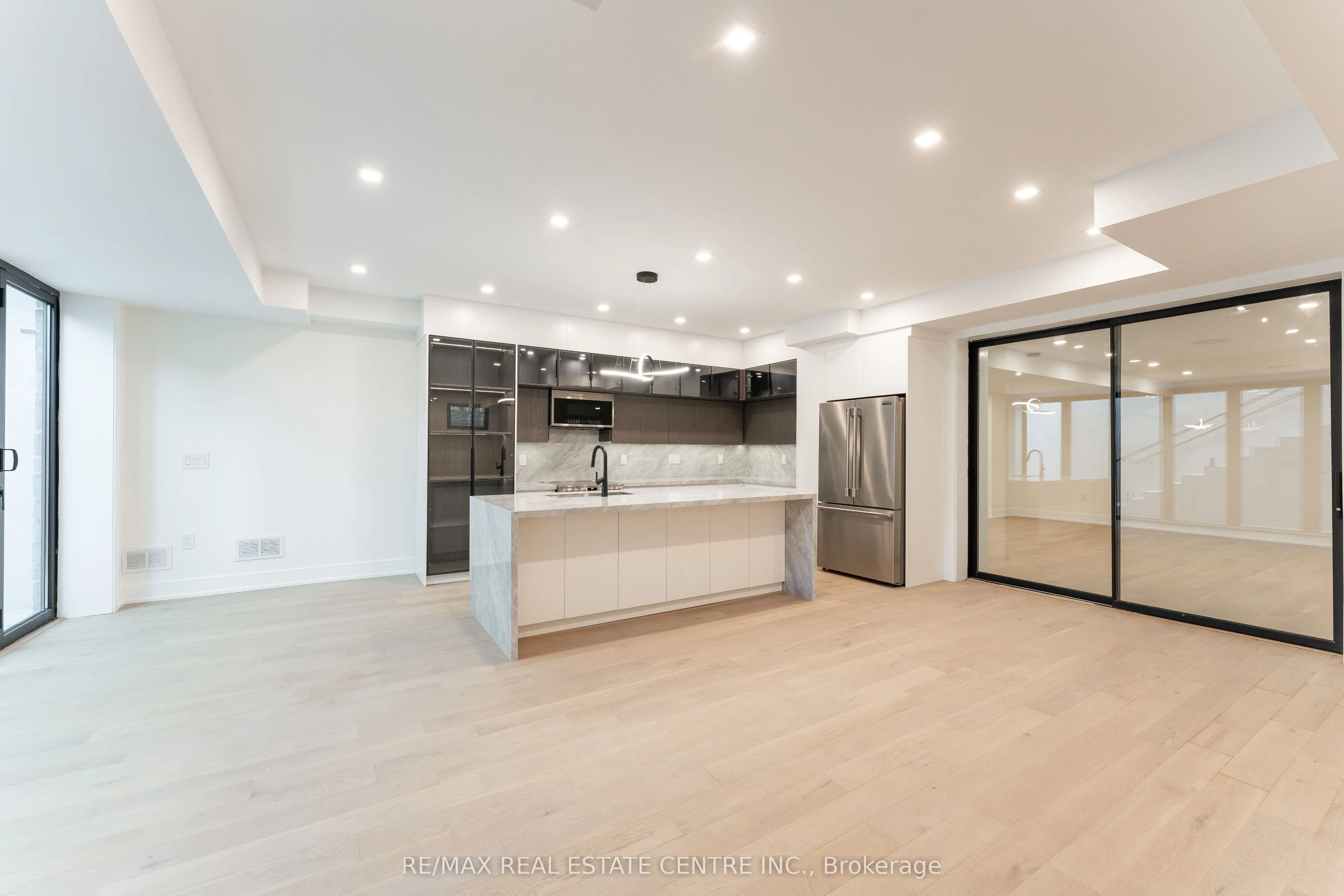 462 Southland Crescent