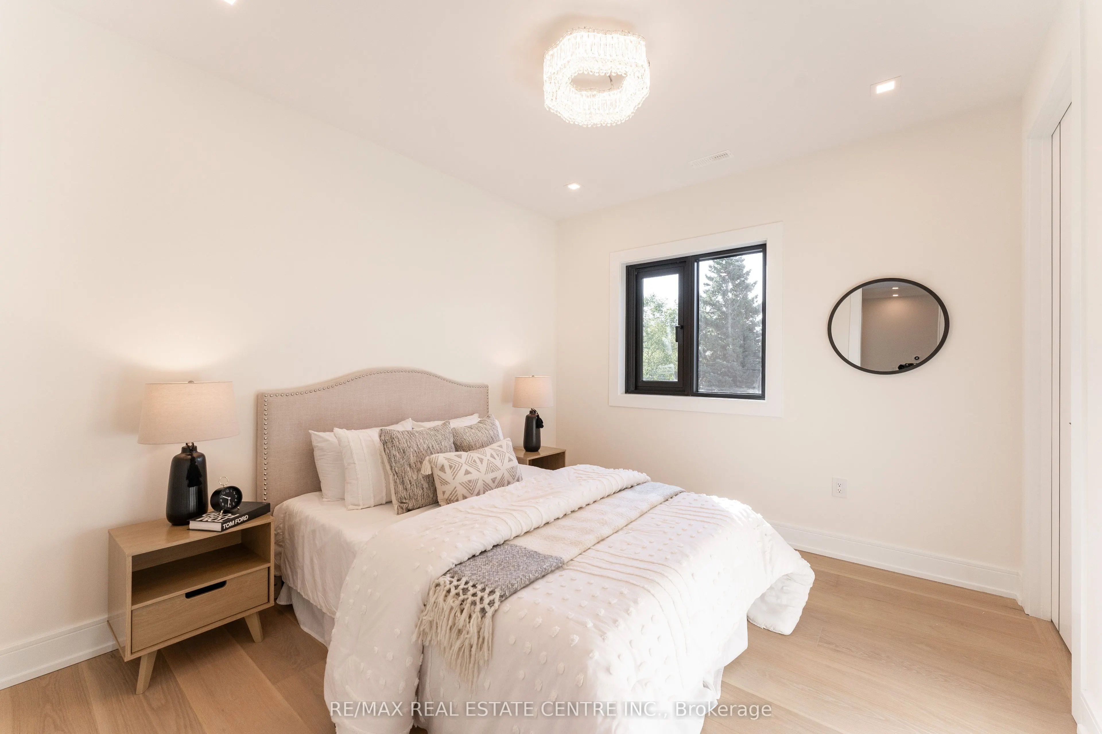 462 Southland Crescent