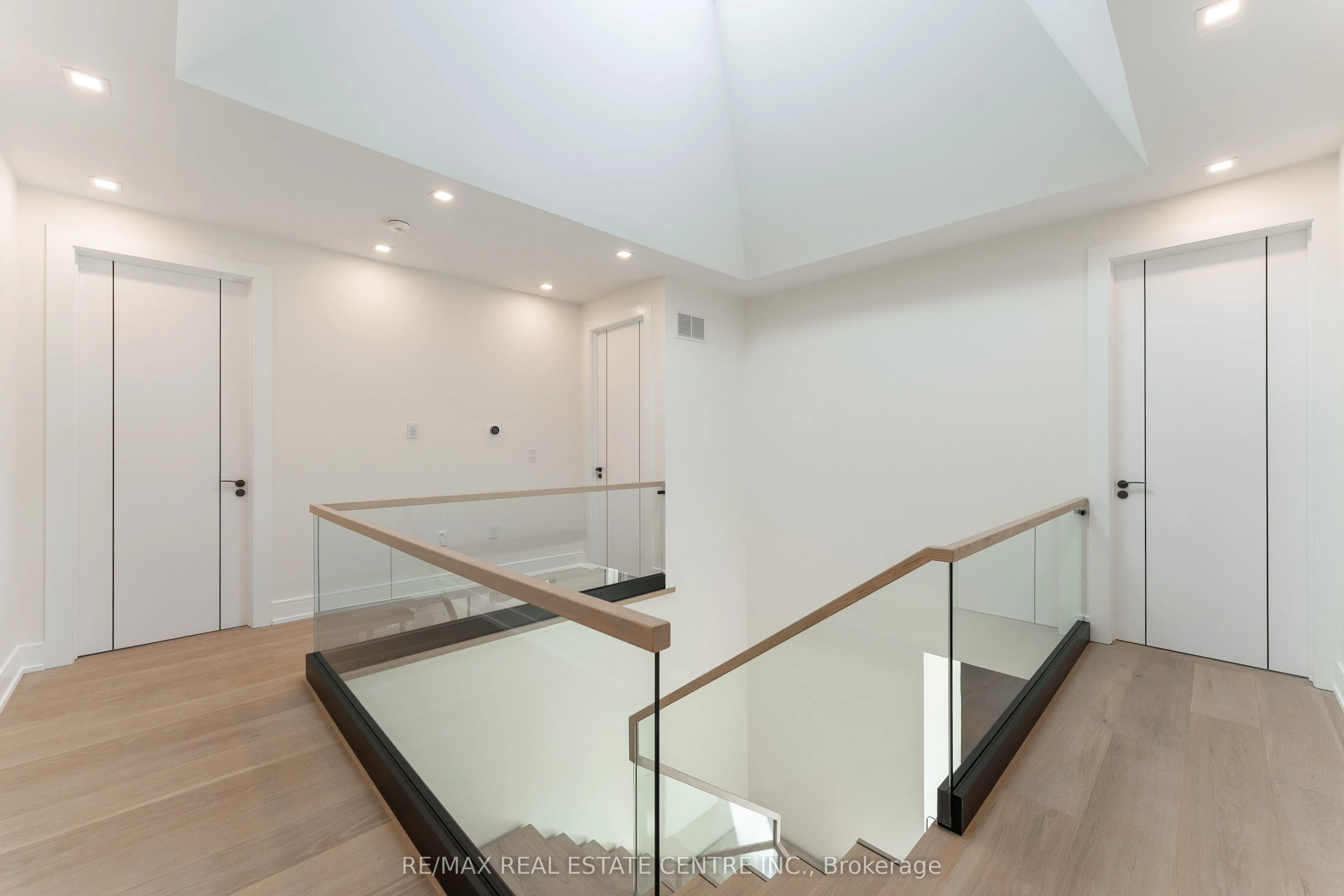 462 Southland Crescent