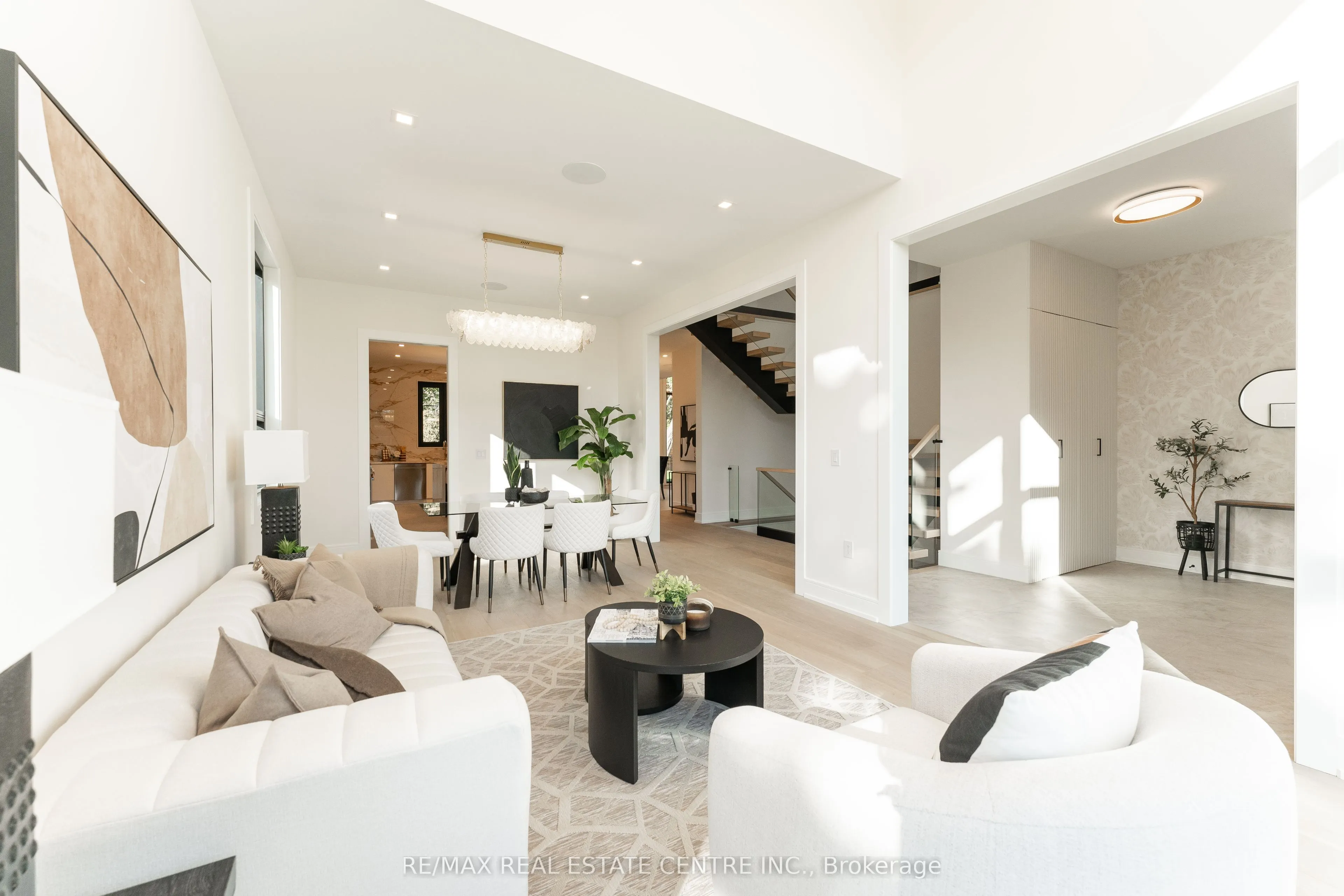 462 Southland Crescent
