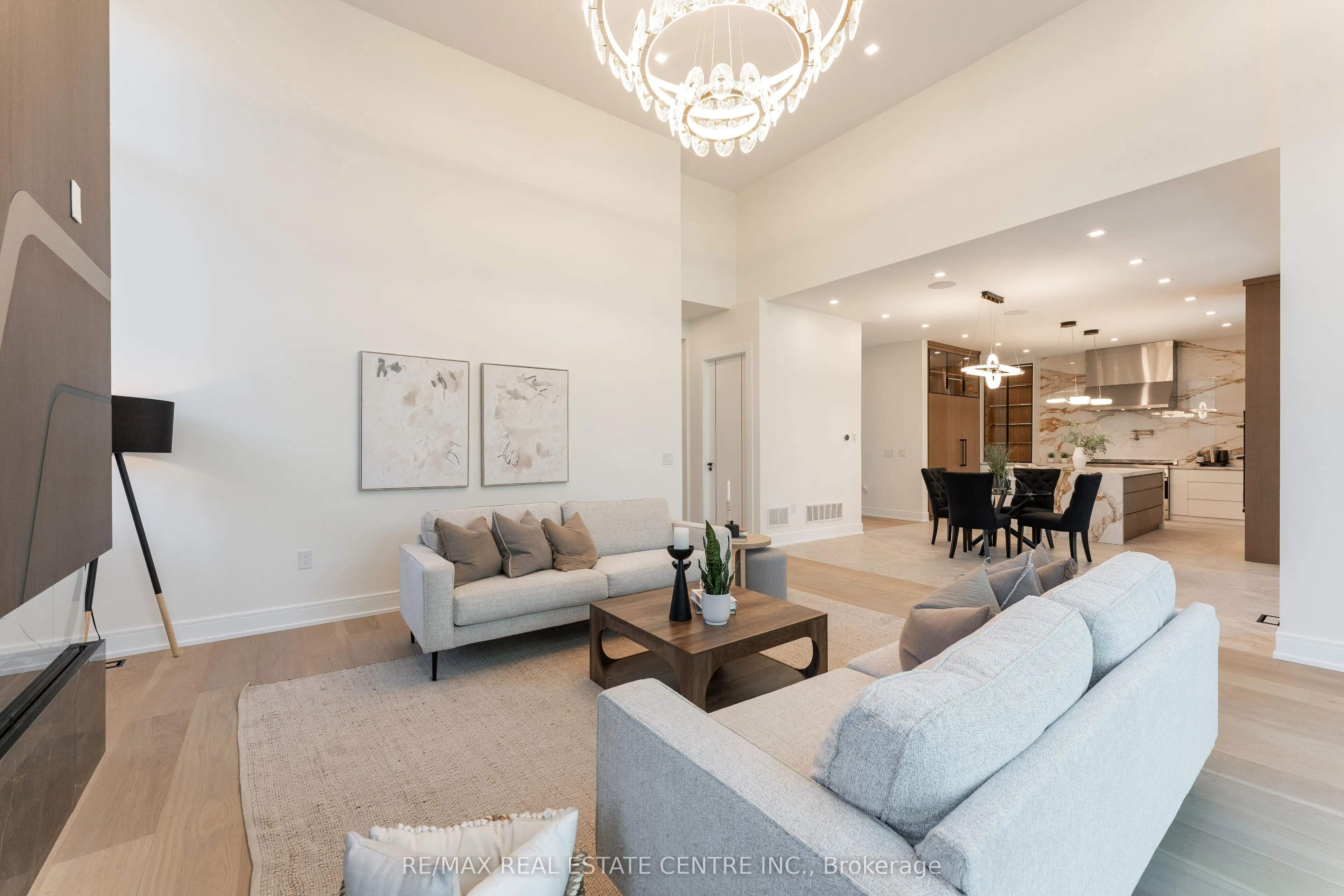 462 Southland Crescent