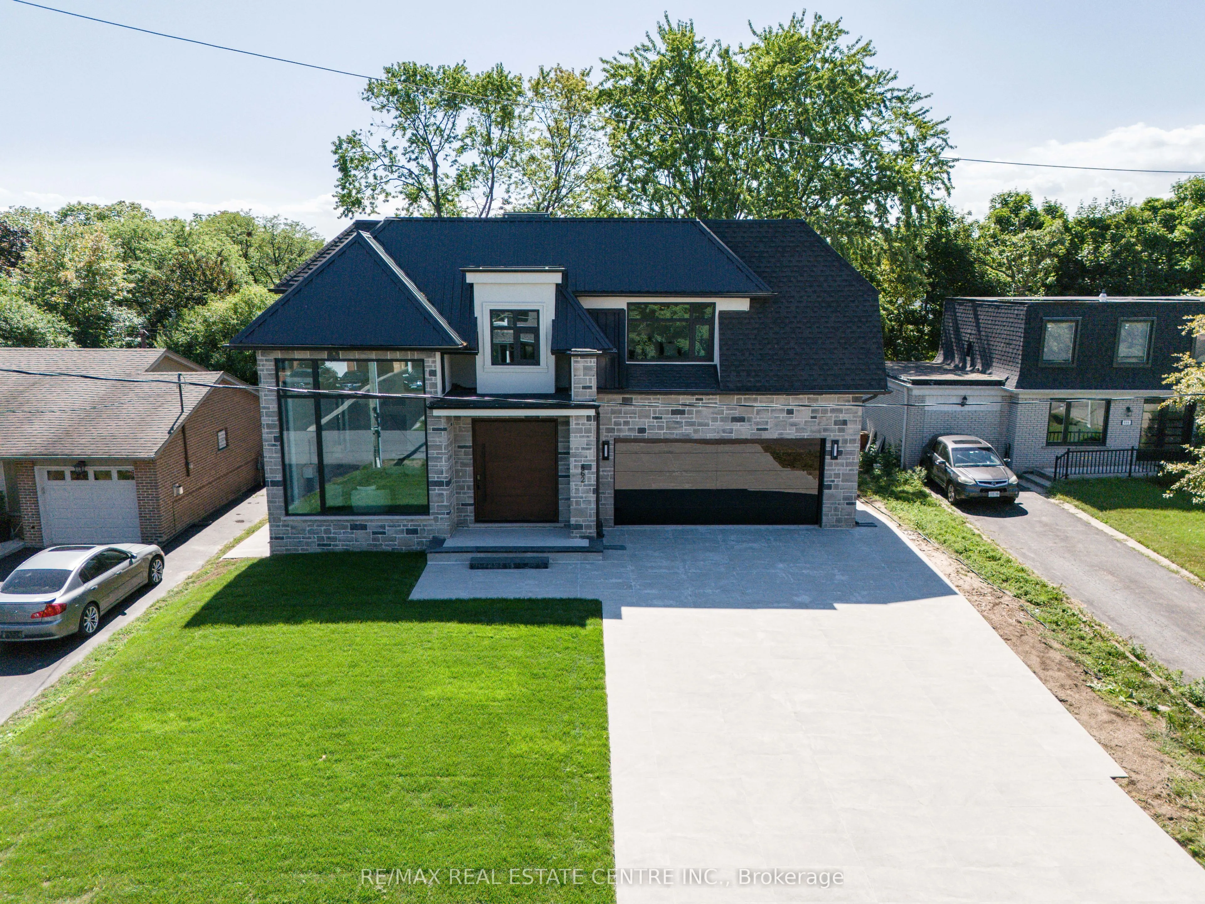 462 Southland Crescent
