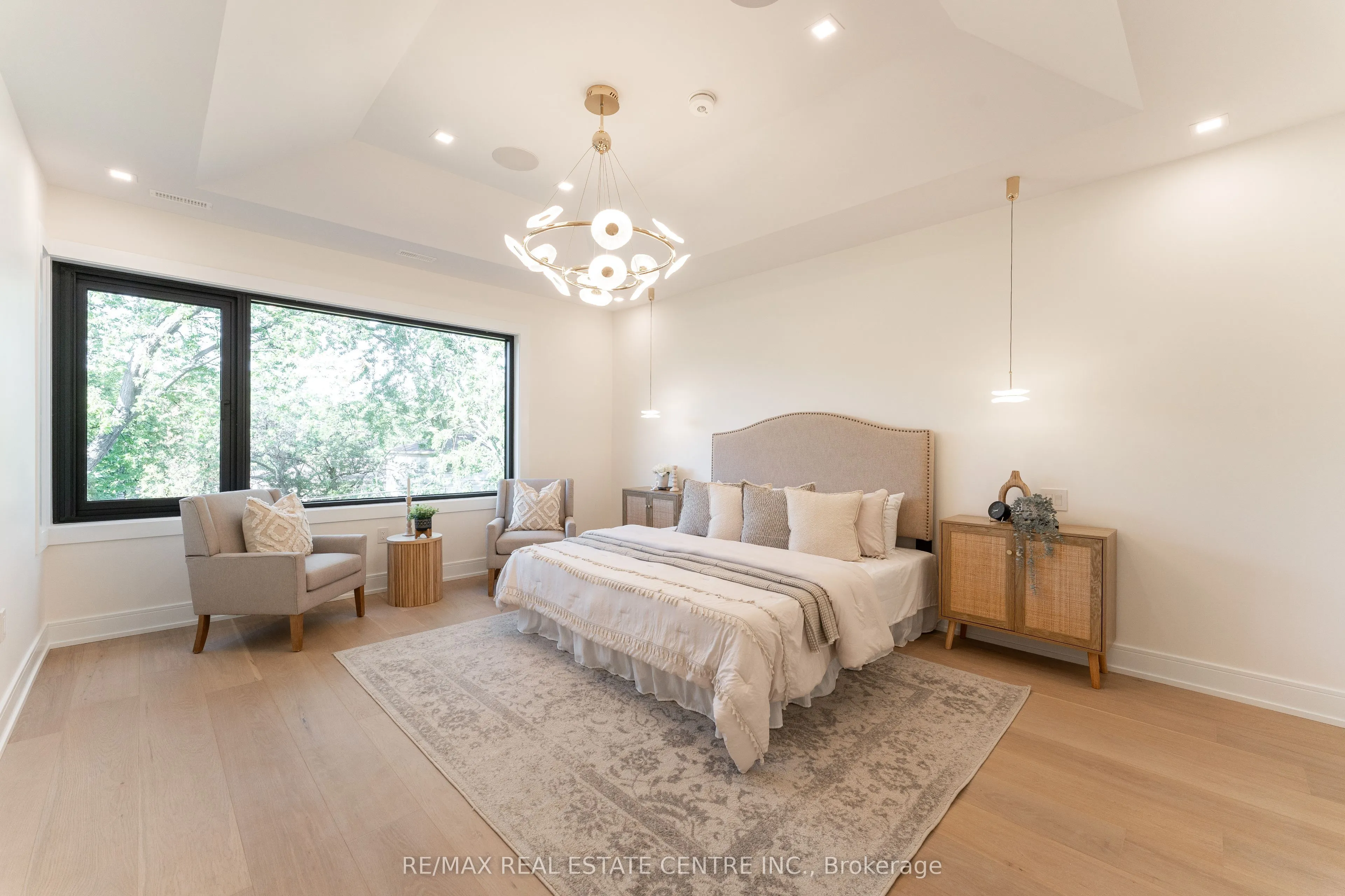 462 Southland Crescent