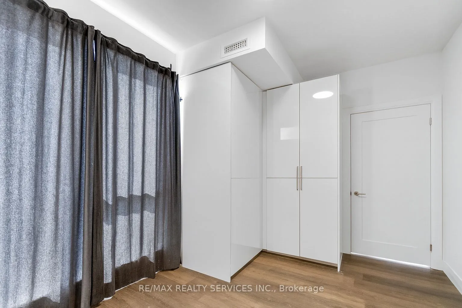500 Brock Avenue, #1302