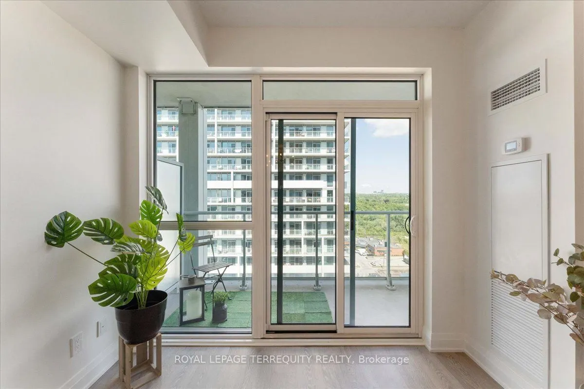 55 Speers Road, #1301