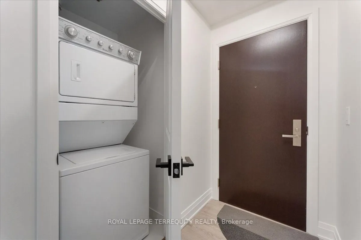 55 Speers Road, #1301