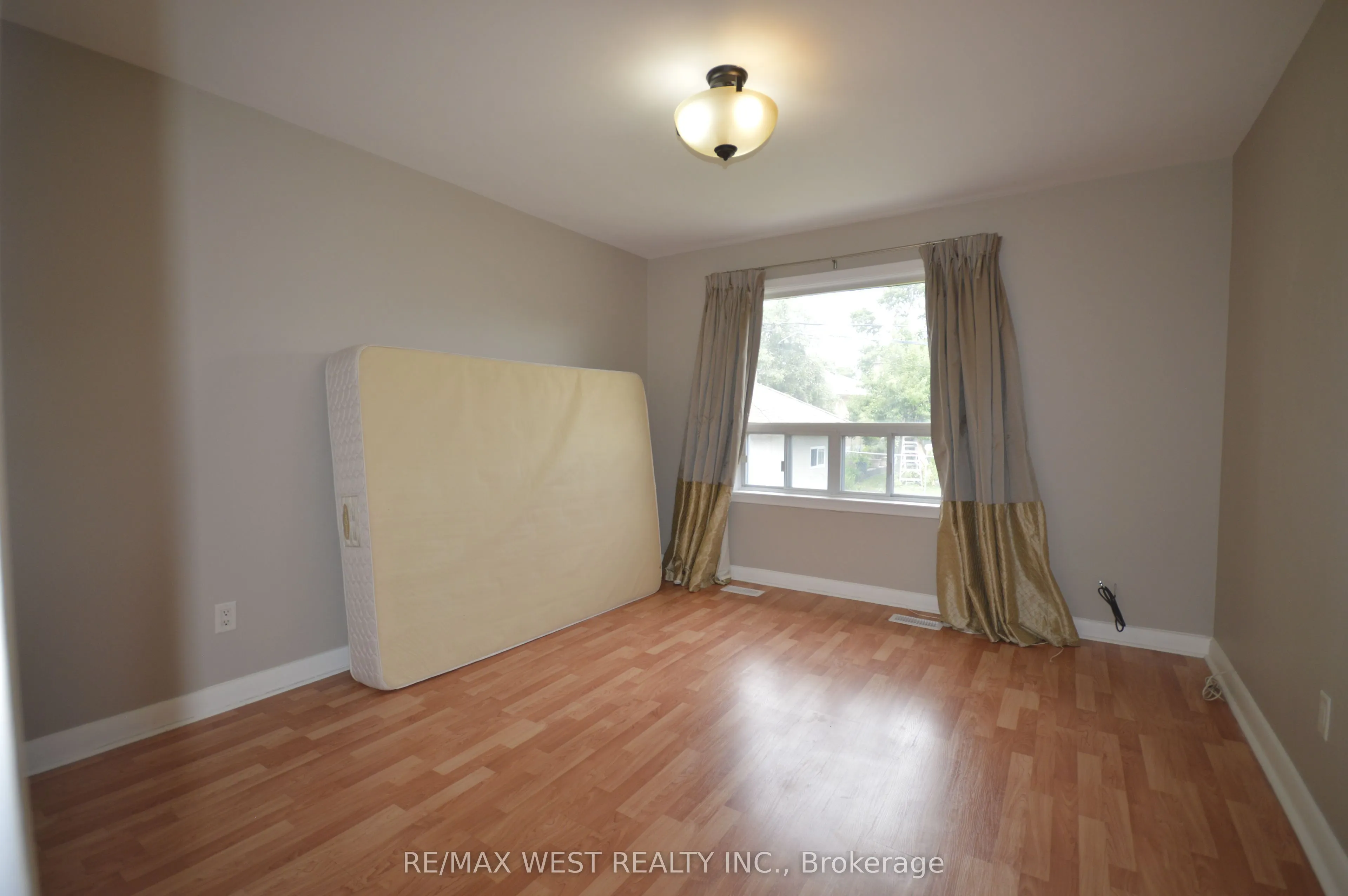 23 Bairstow Crescent, #Main