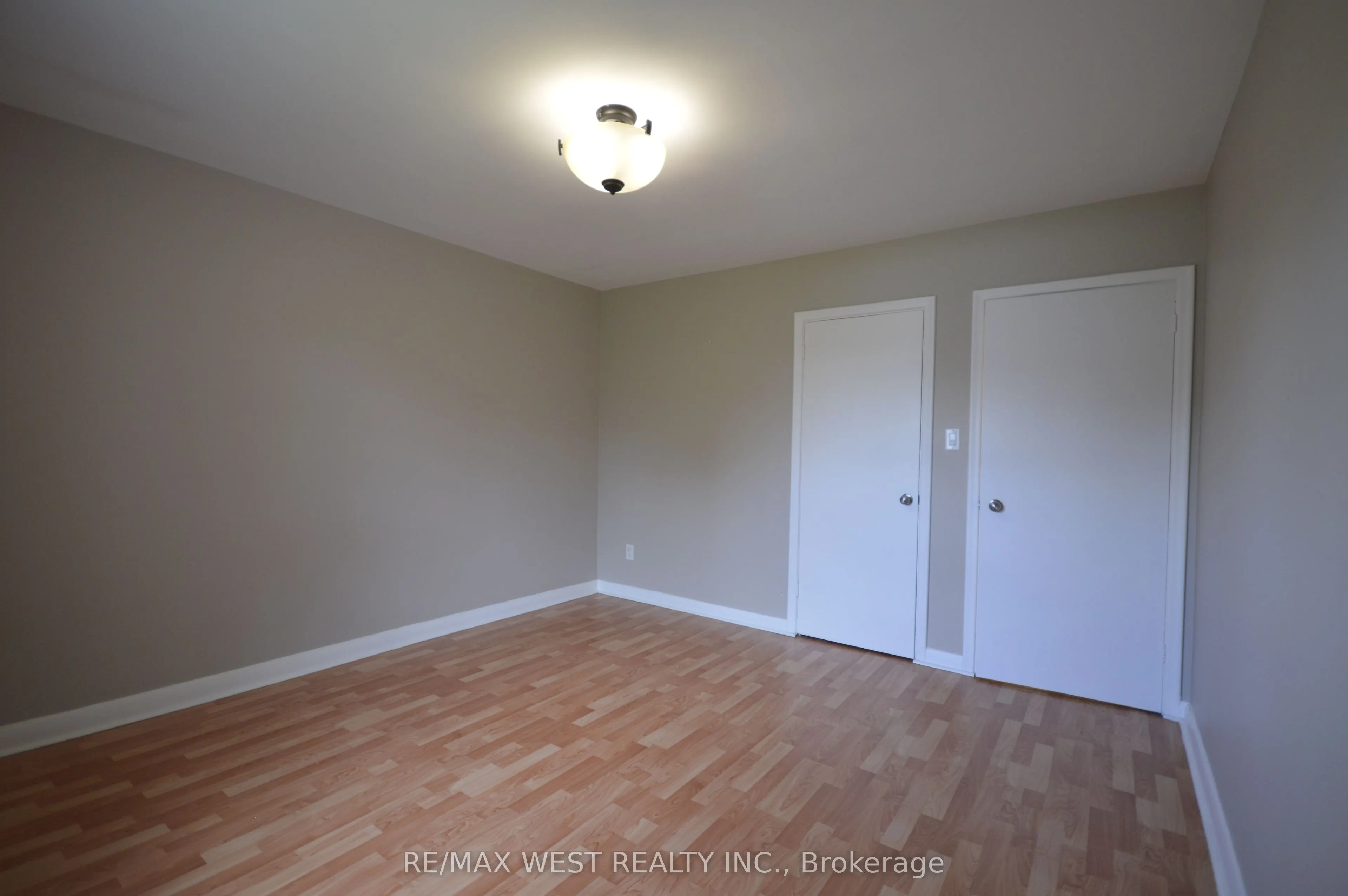 23 Bairstow Crescent, #Main