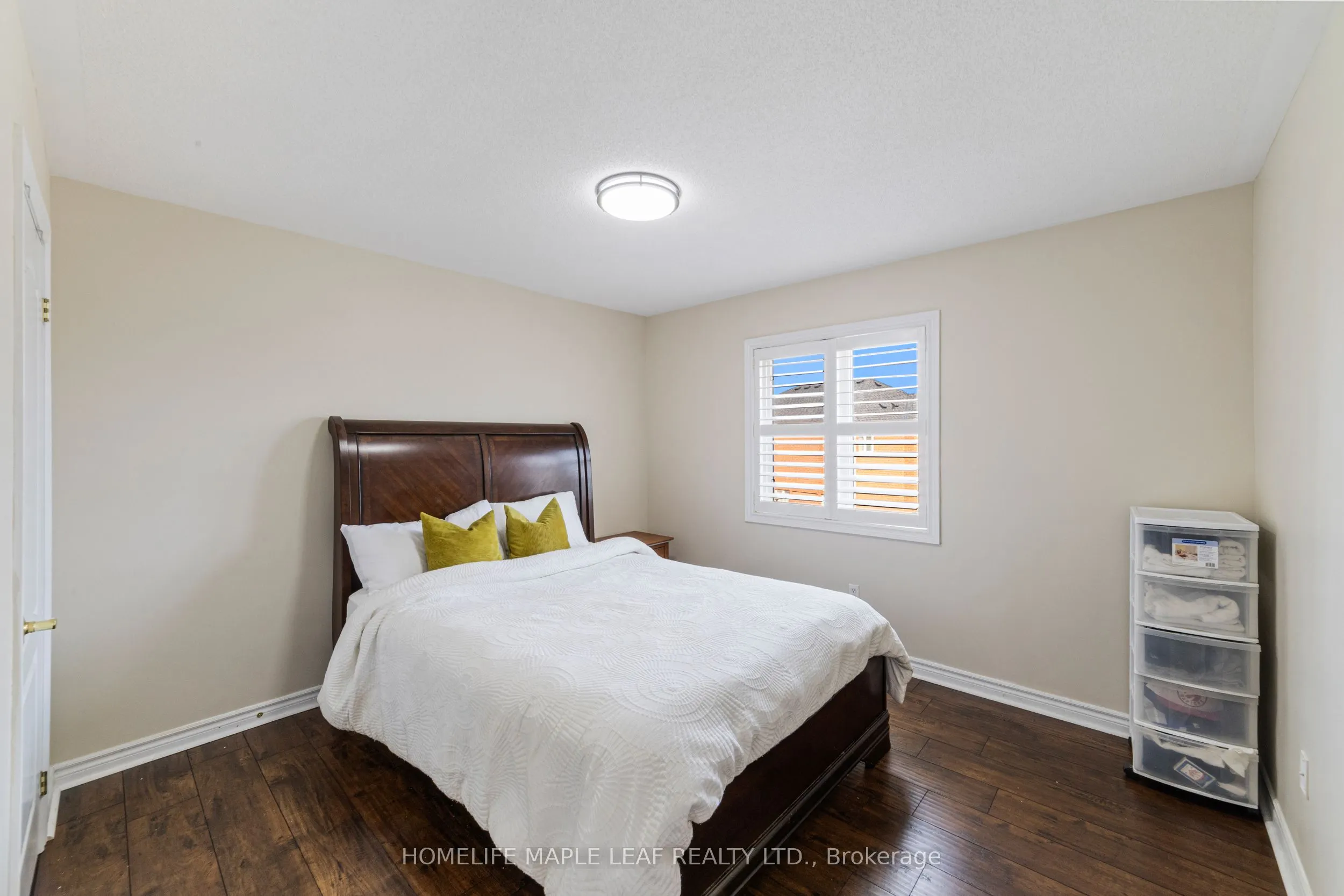 18 Regis Circle